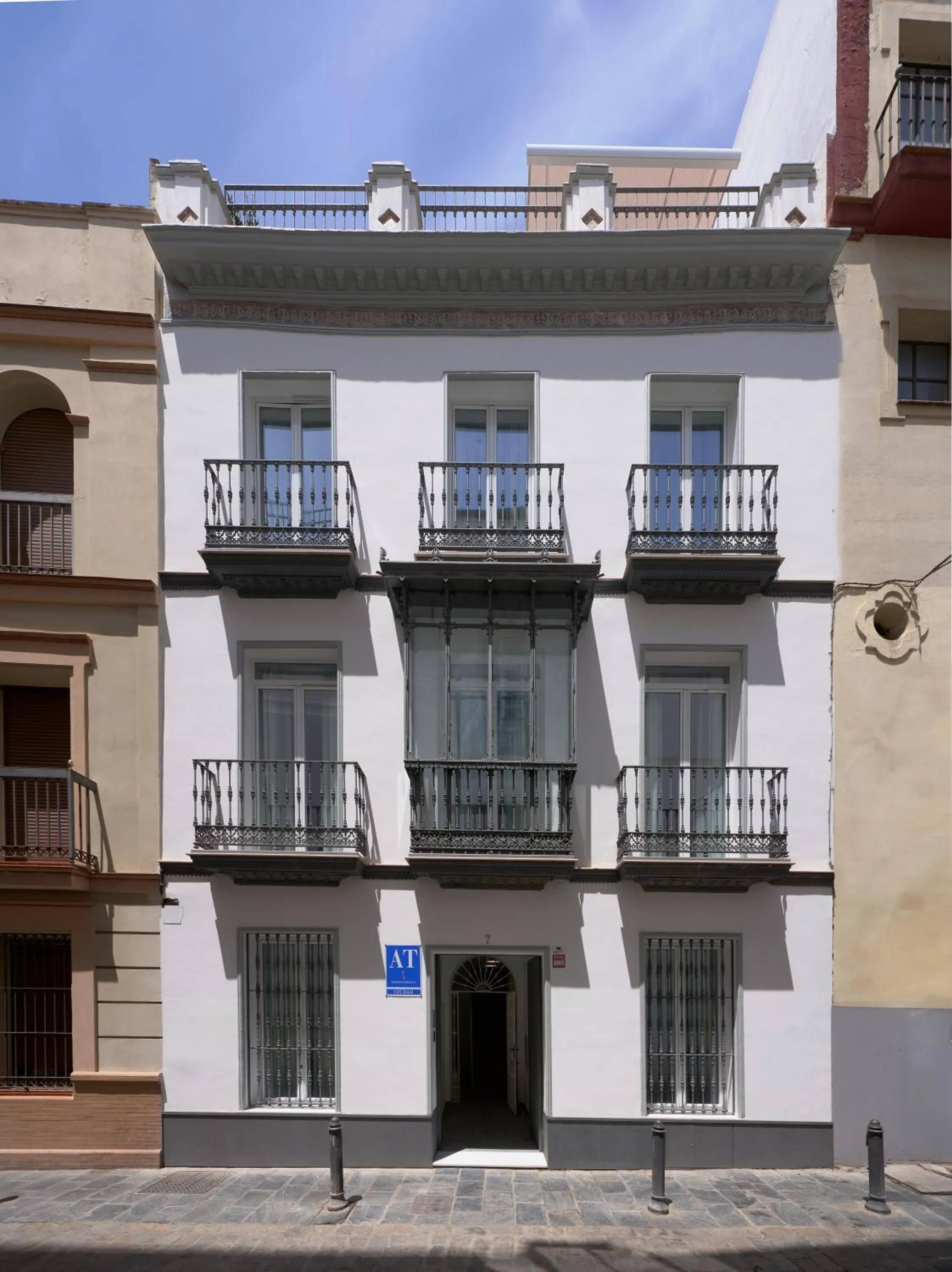 Property building in Naranjas y Limones, by Homing U