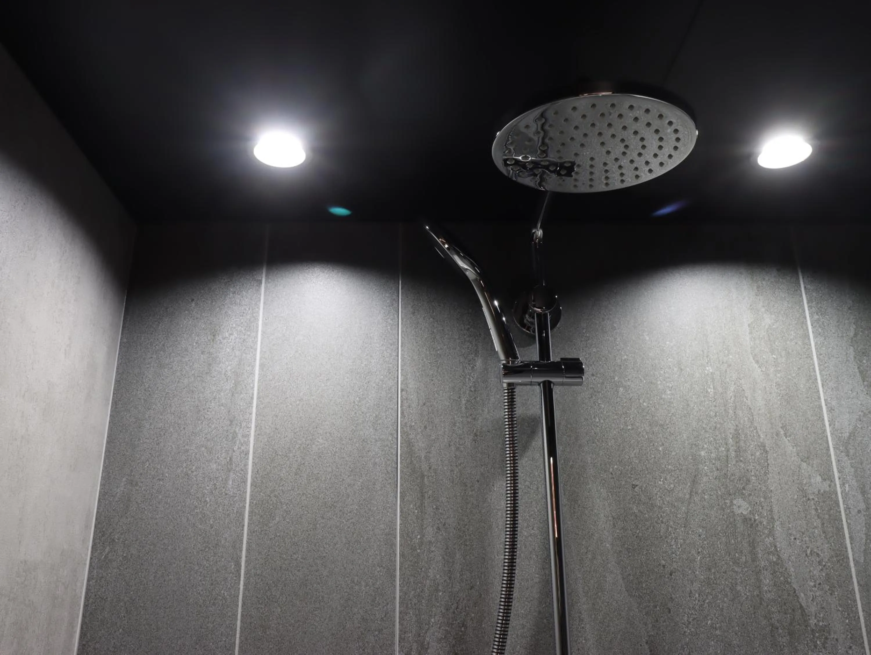 Shower in HOTEL Tomiya with M's