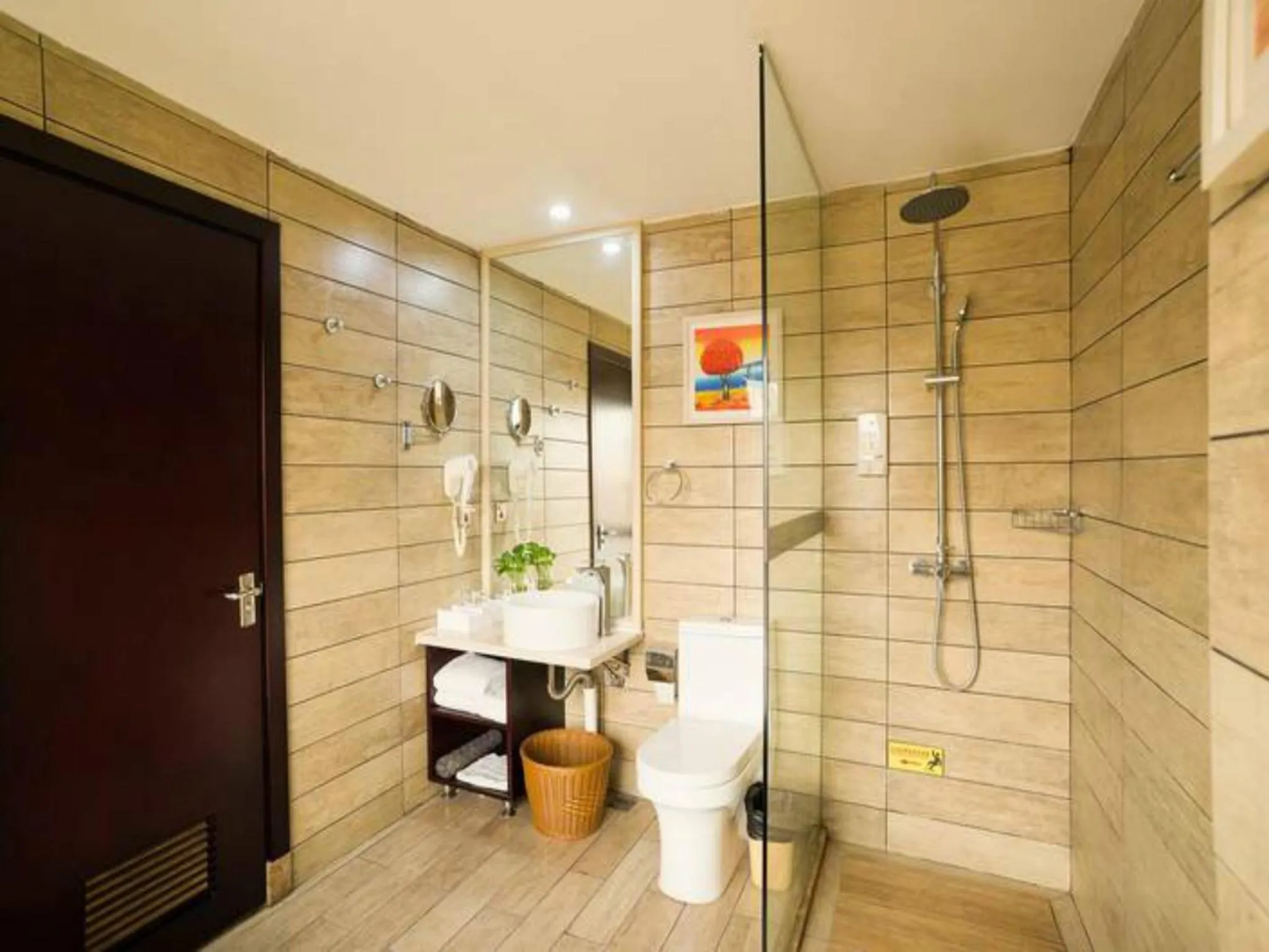 Toilet in Aqueen Hotel Zhuhai