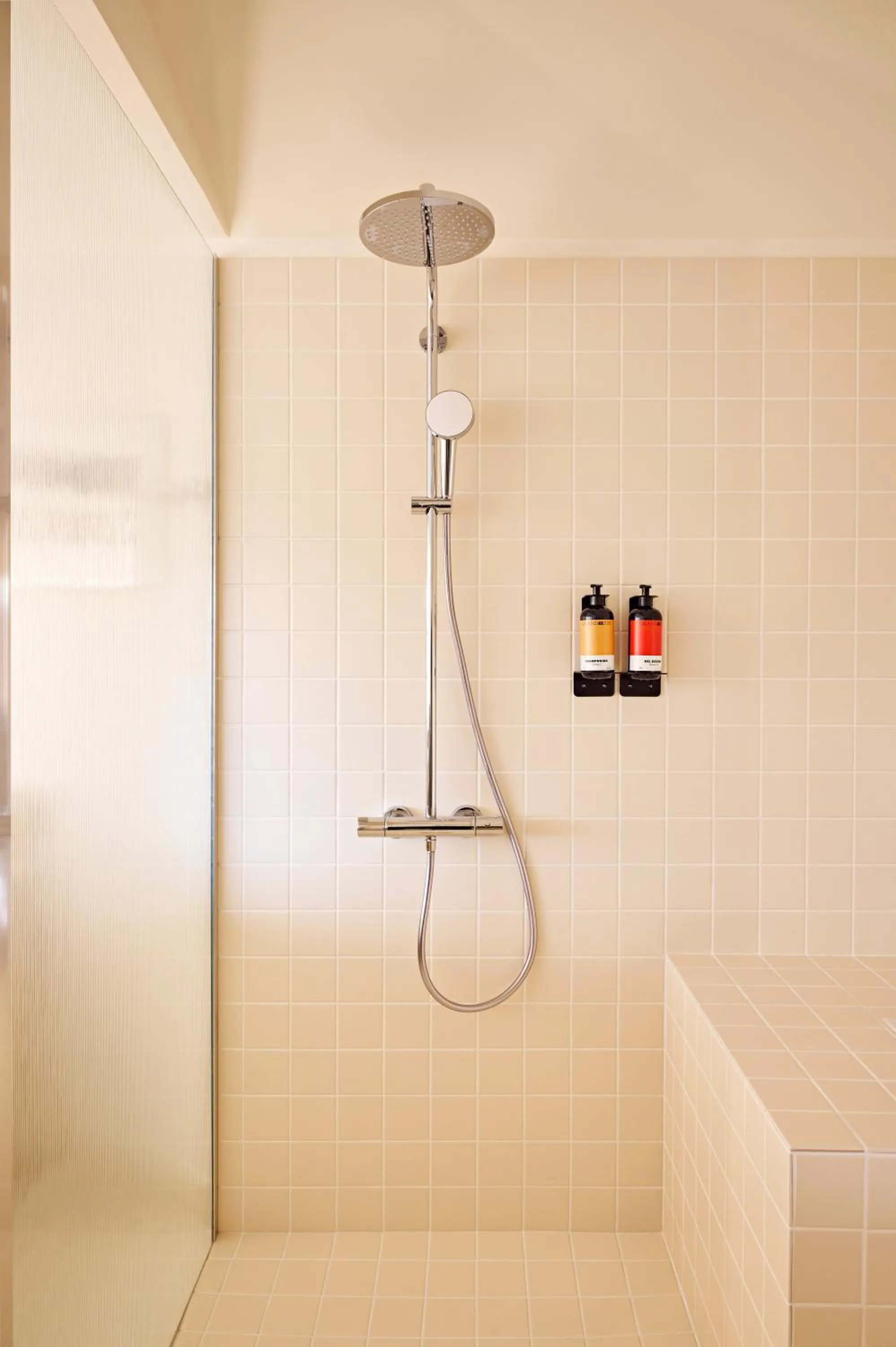 Shower in Grand Mess Clermont-Ferrand