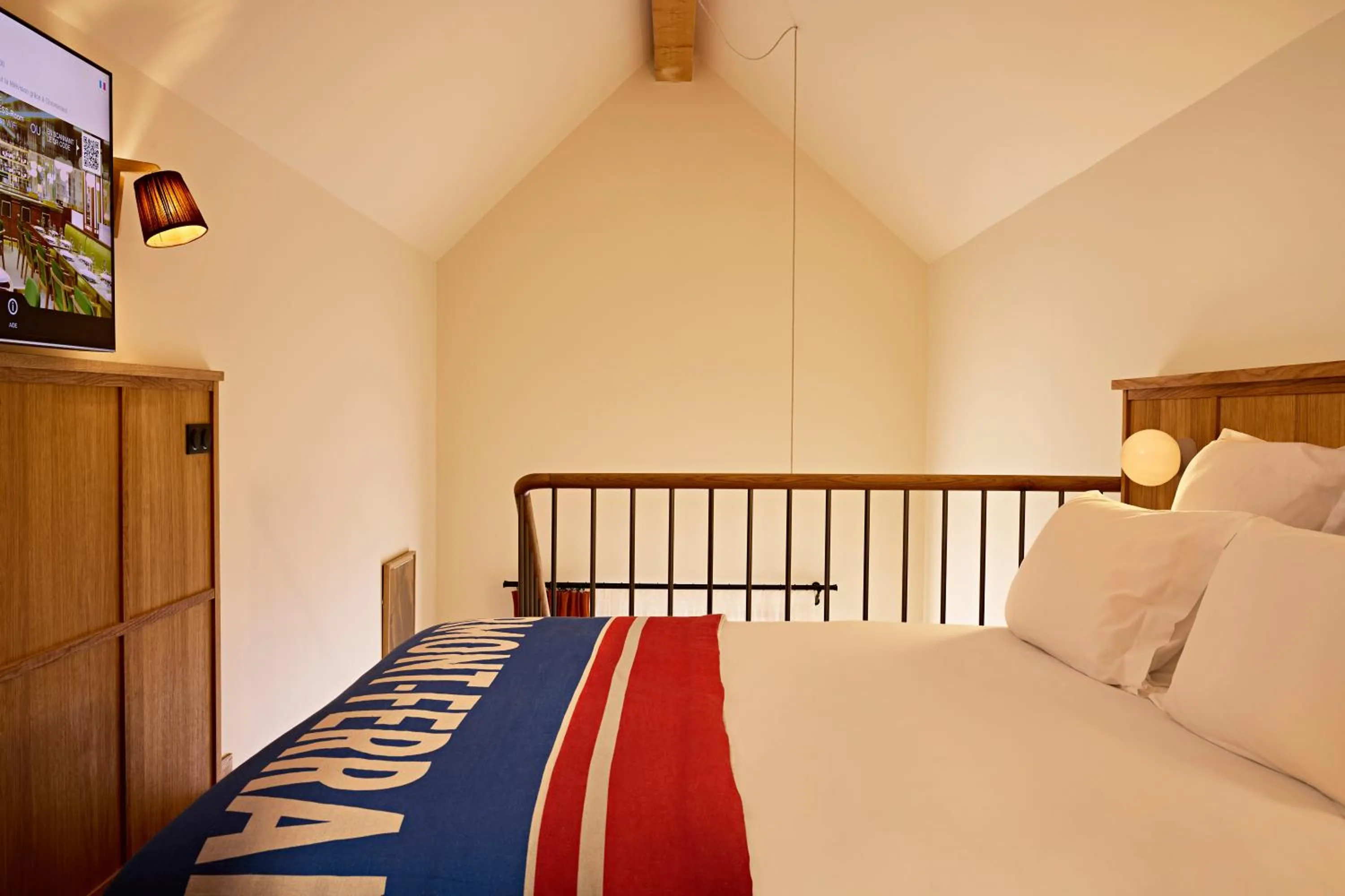 Bedroom, Bed in Grand Mess Clermont-Ferrand