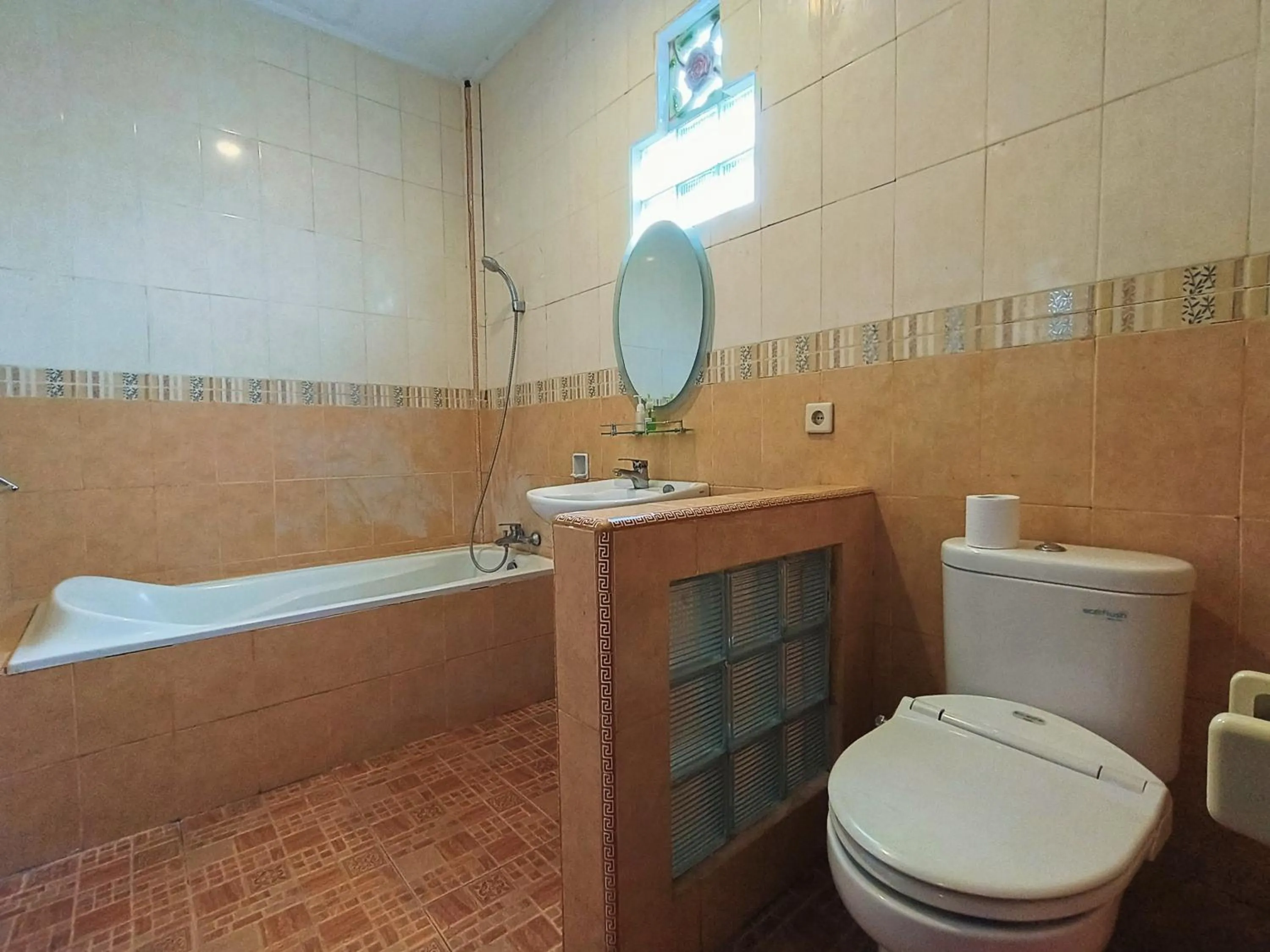 Bath in Warji House 2 Bisma