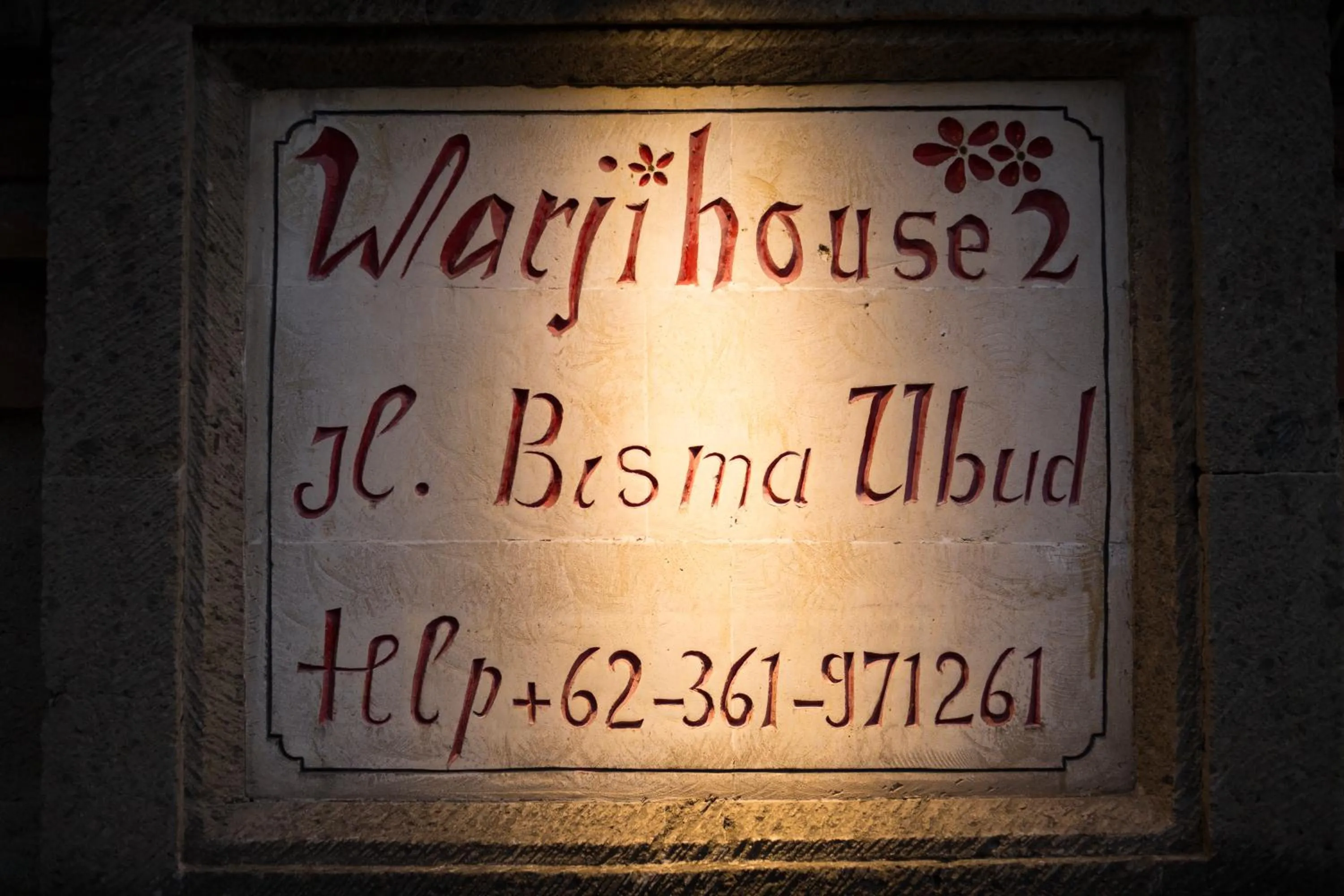 Facade/entrance in Warji House 2 Bisma