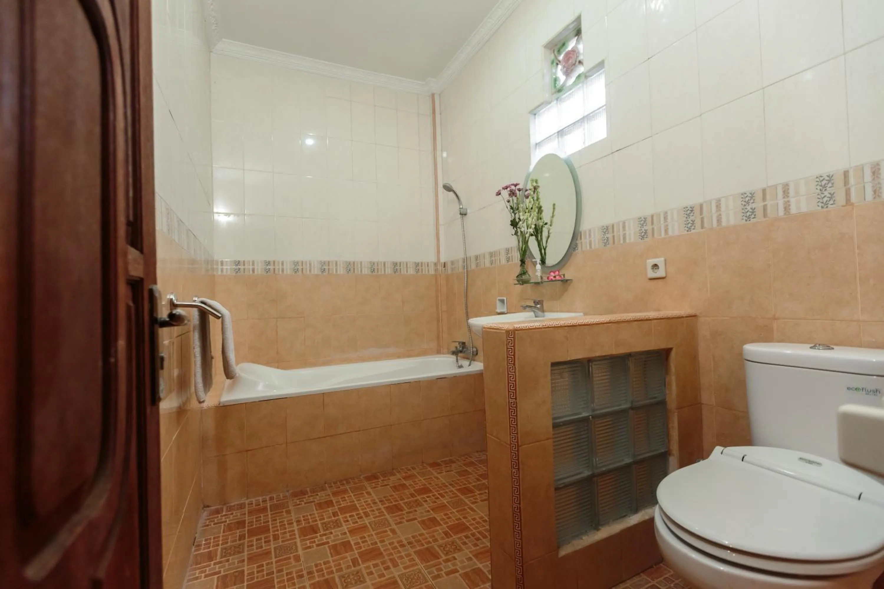 Toilet in Warji House 2 Bisma