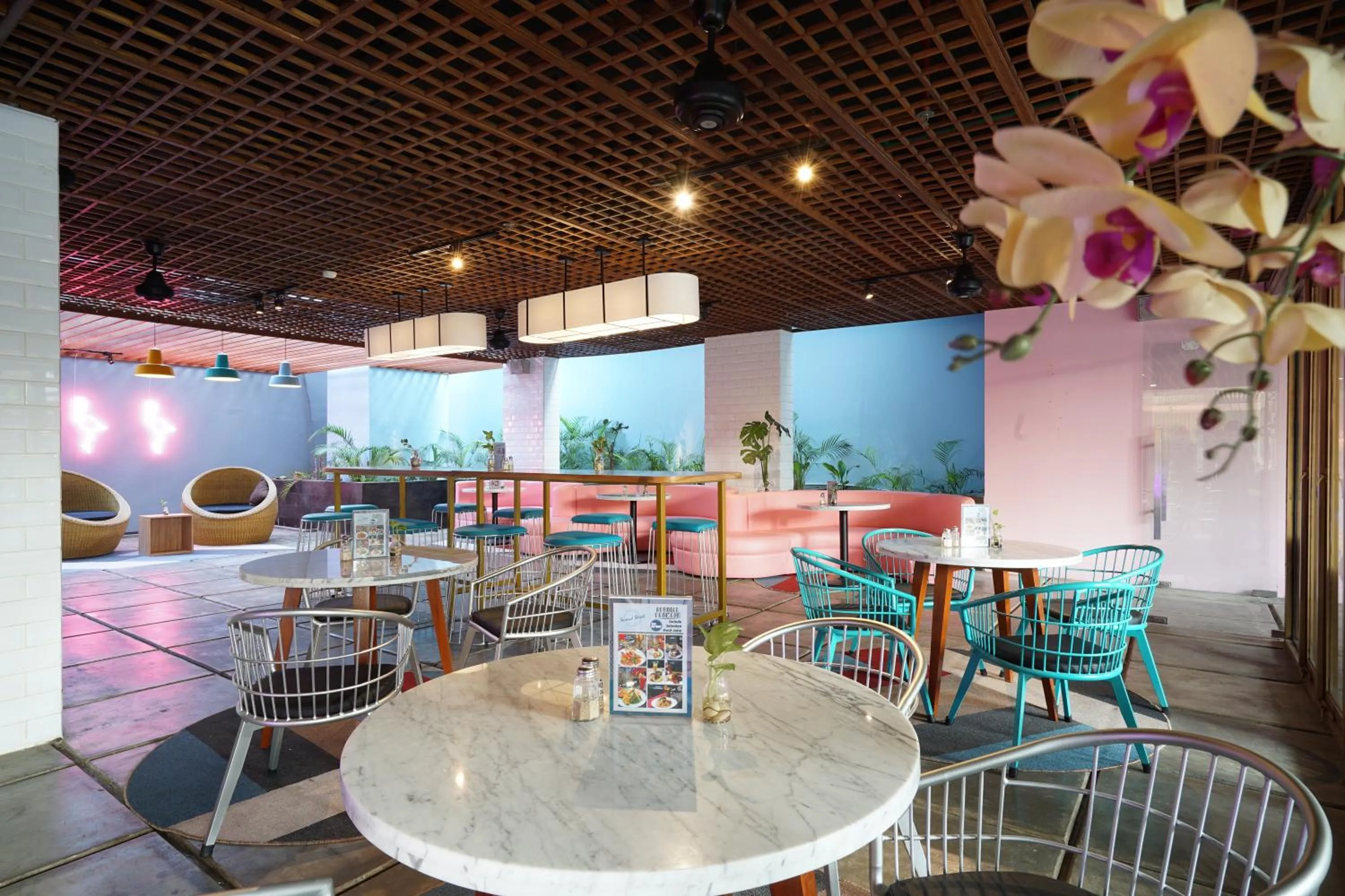 Restaurant/places to eat in Liberta Seminyak Hotel