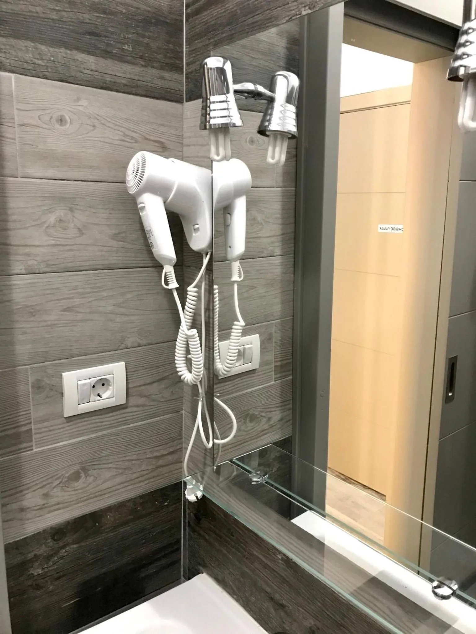 Bathroom in Pensión Cassandra