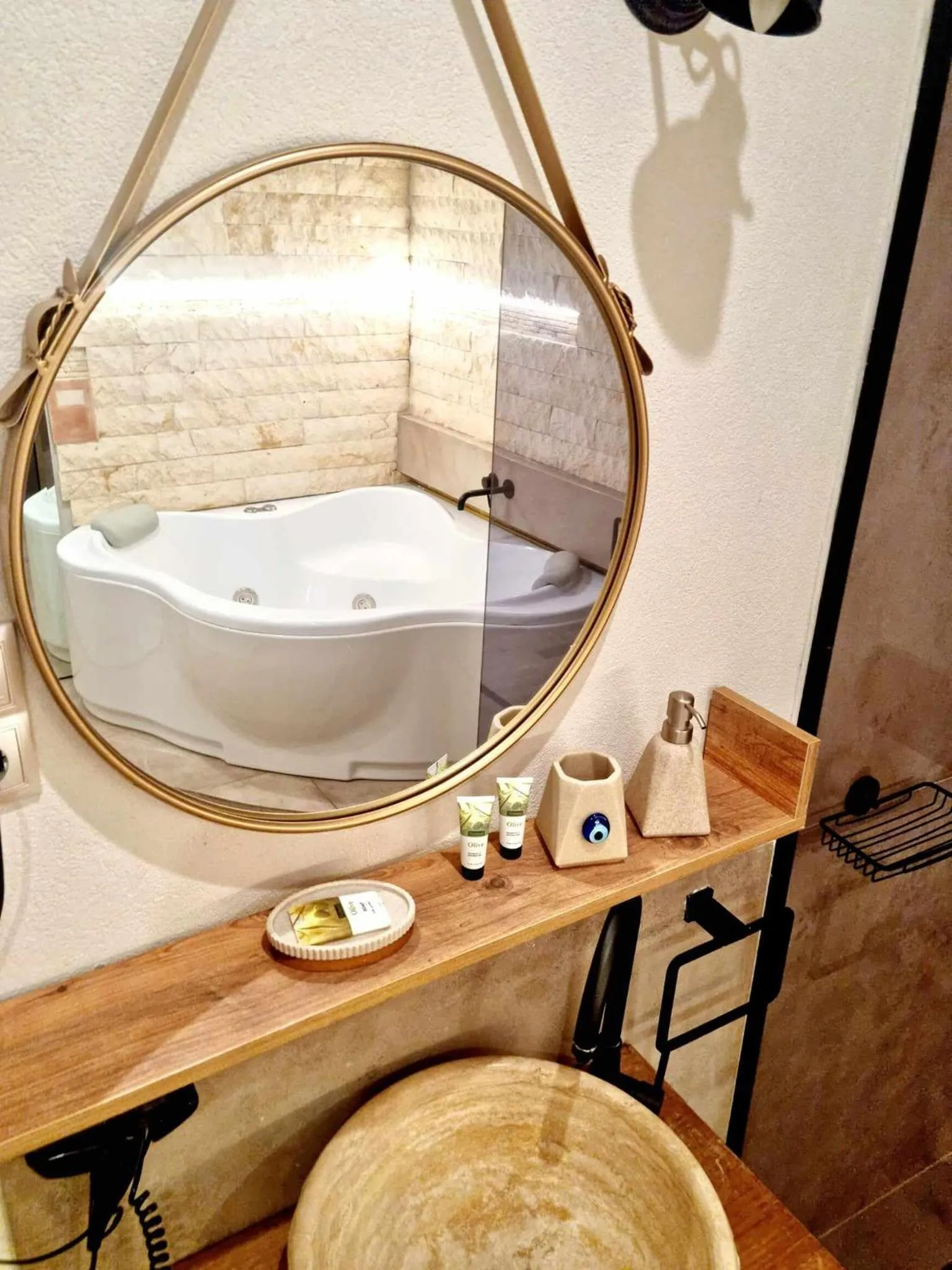Golden City Center Suites