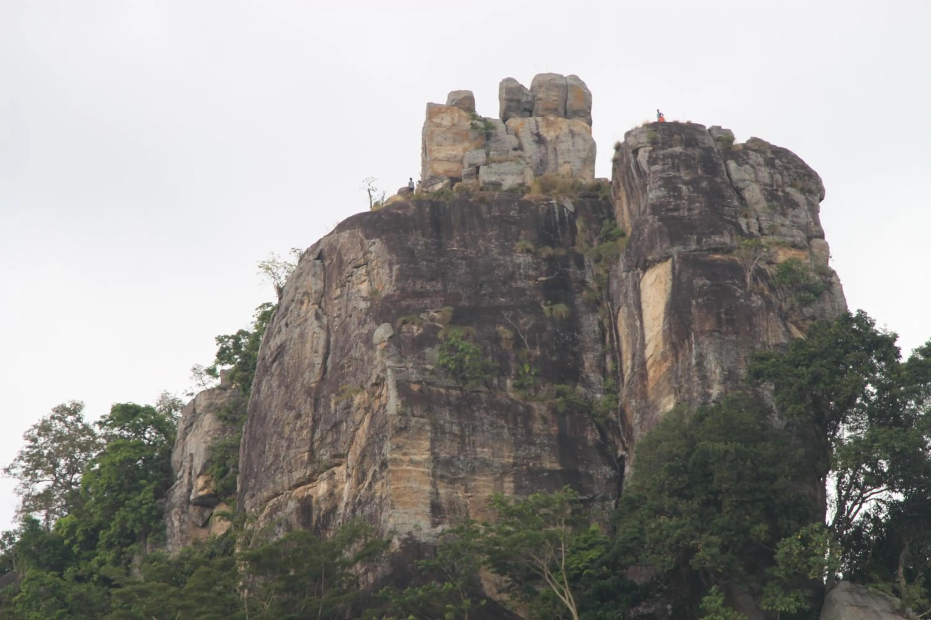 Hiking in Suwani Pinnawala Homestay