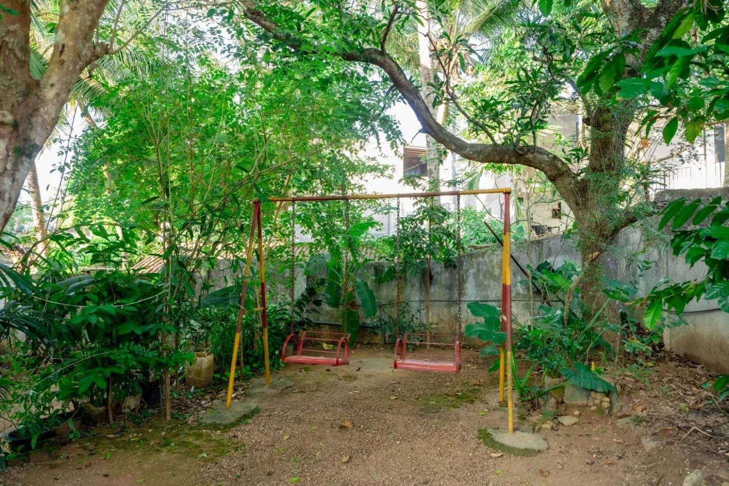 Suwani Pinnawala Homestay