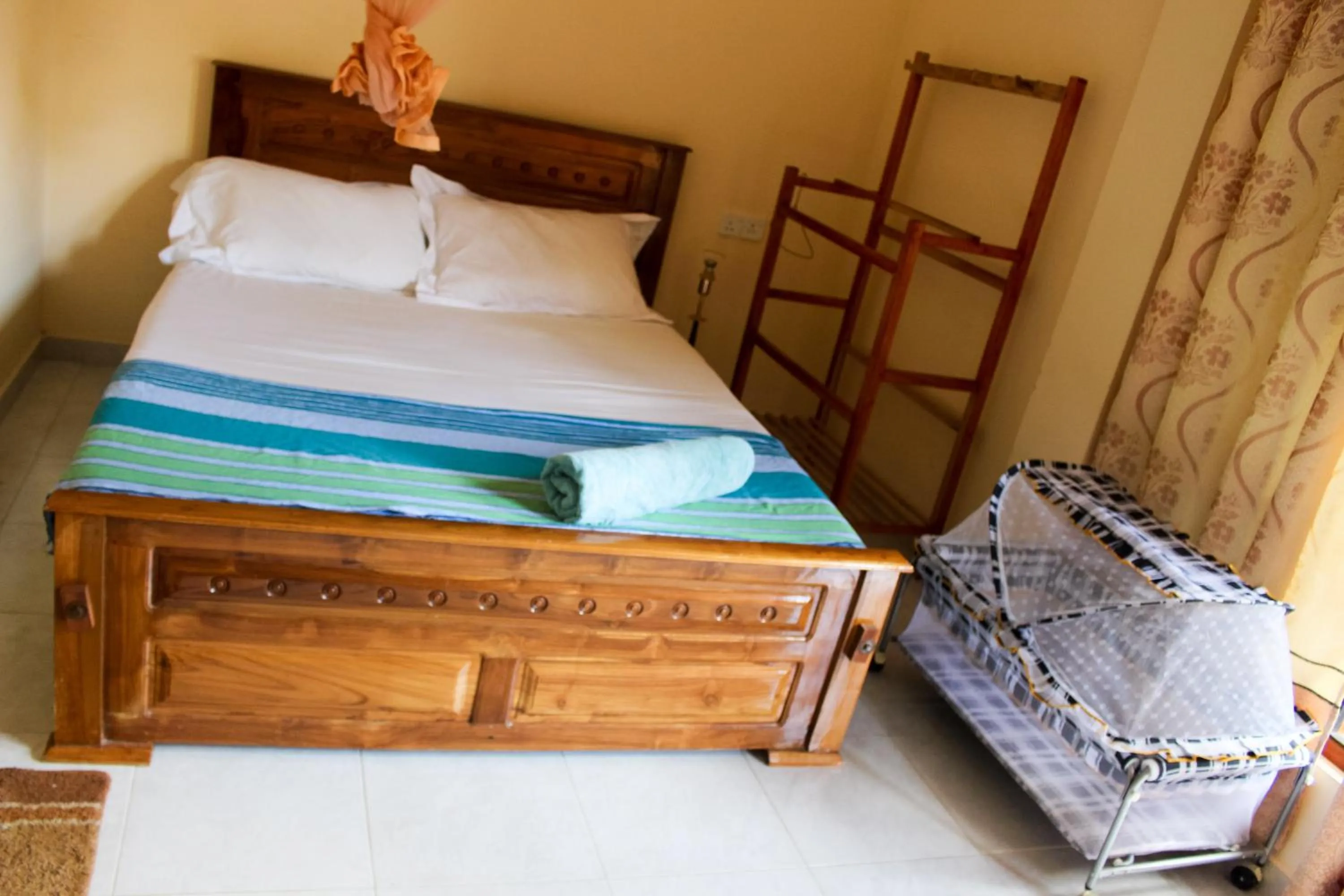 Property building, Bed in Suwani Pinnawala Homestay