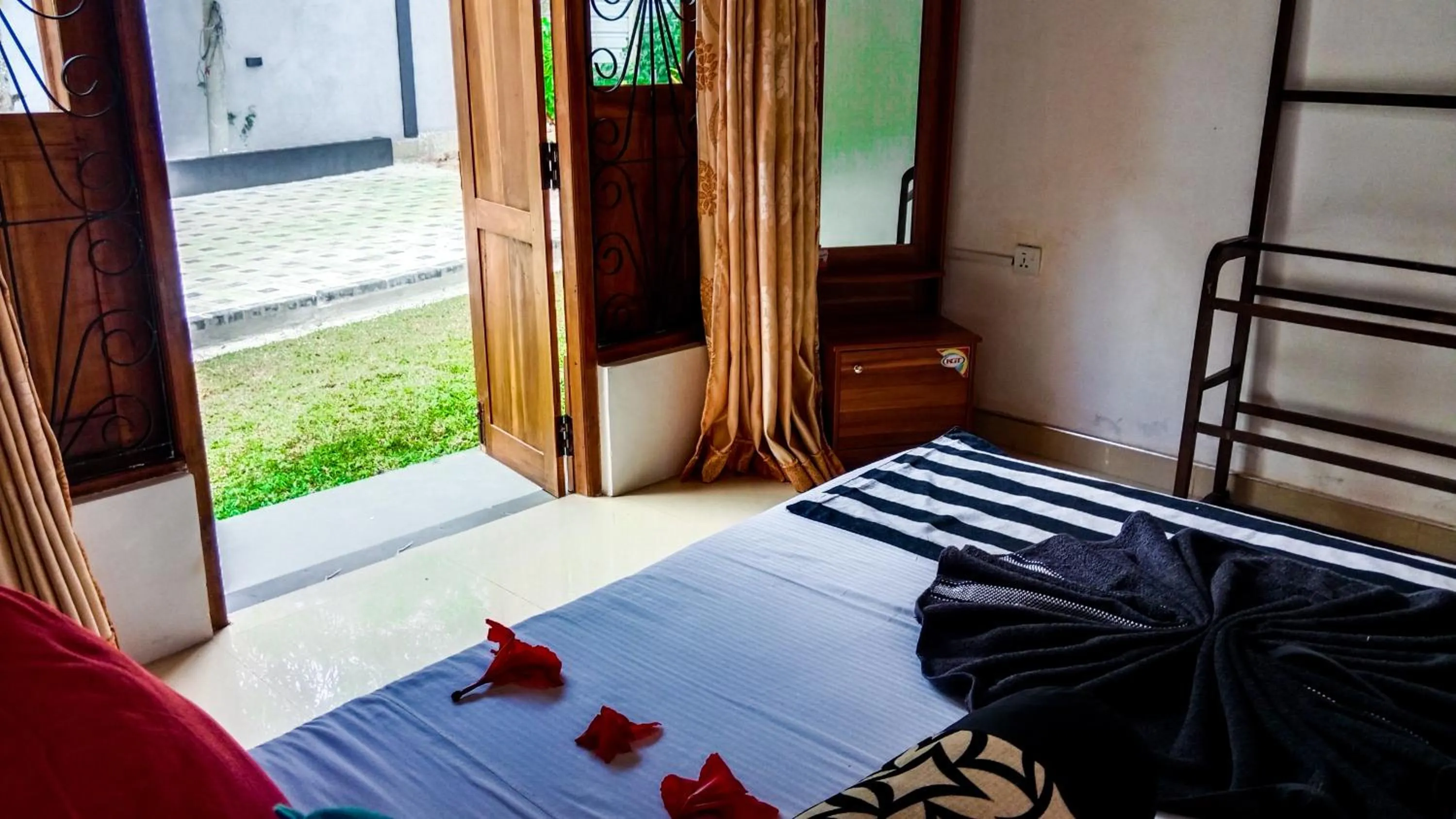 Bed in Sigiri Thilanka Rest Sigiriya