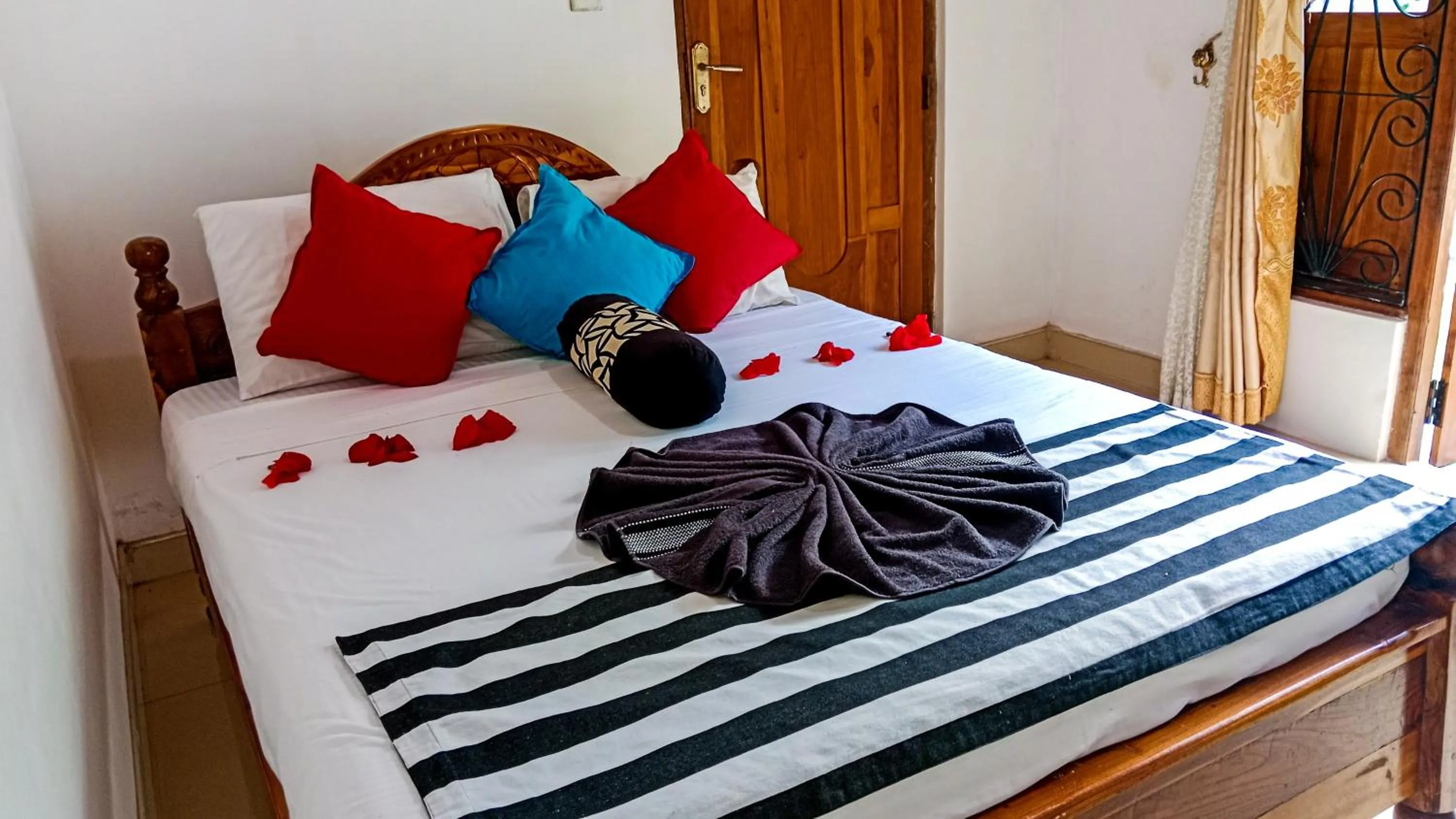 Bed in Sigiri Thilanka Rest Sigiriya