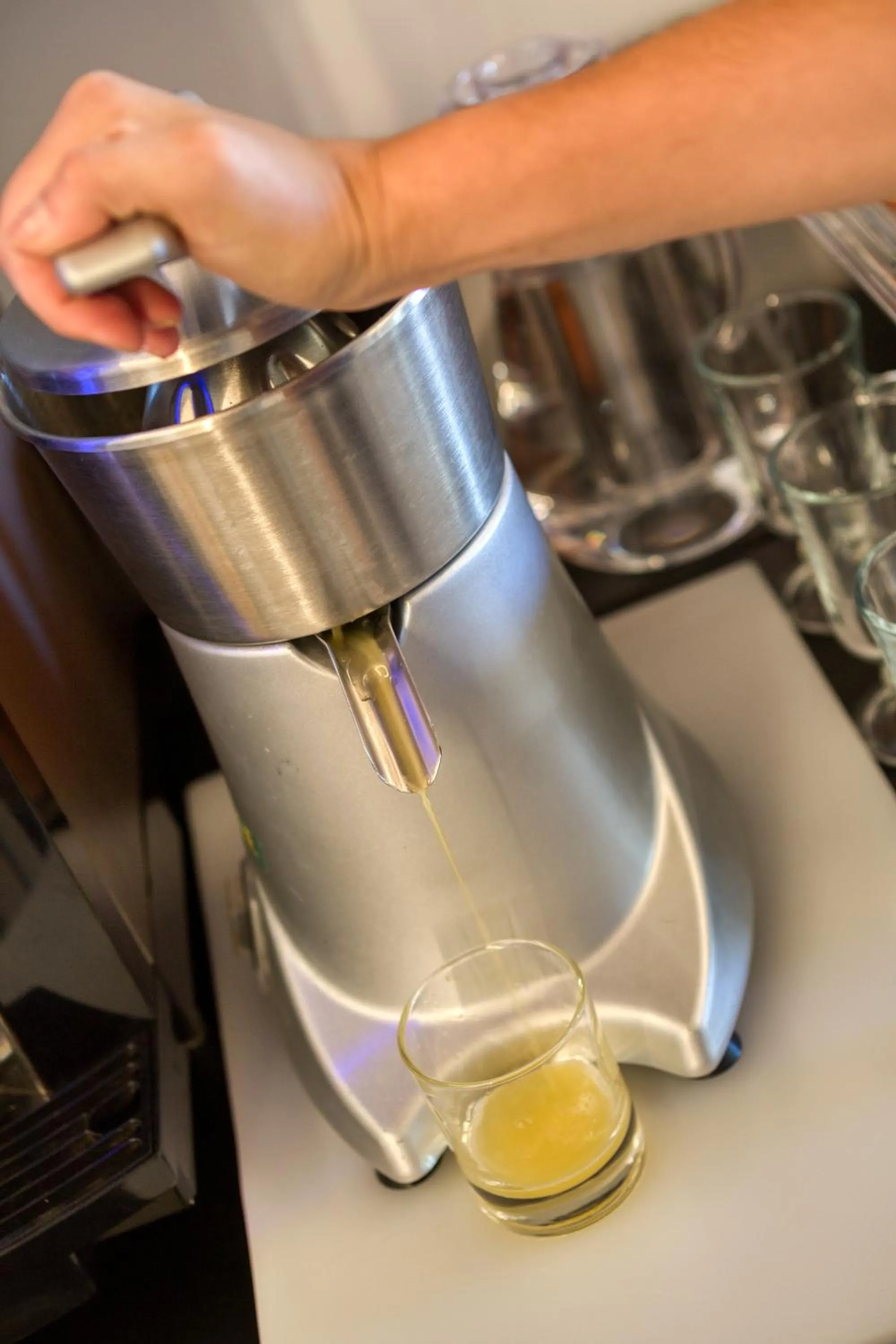 Restaurant/places to eat in JL Hotel