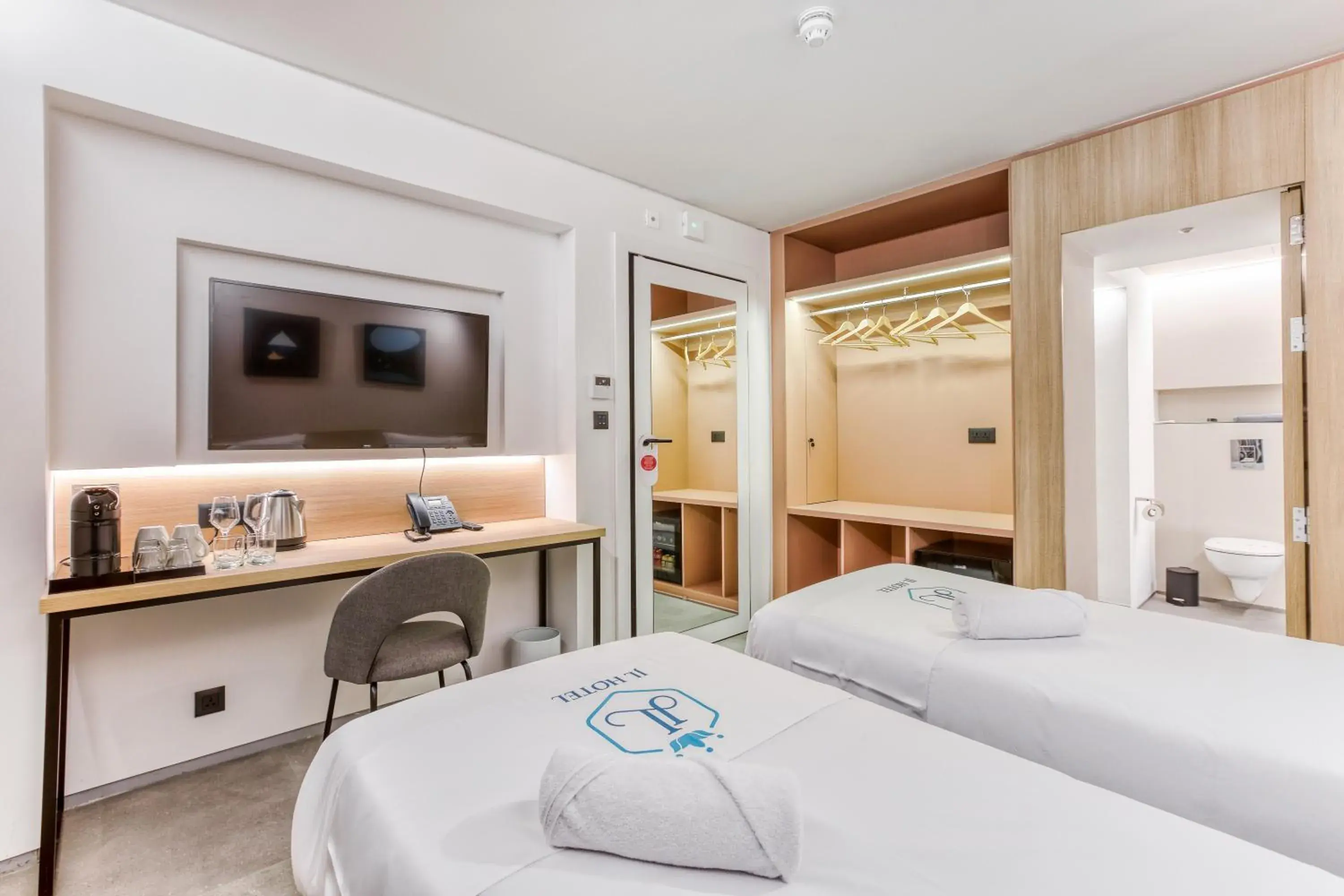 Double Room in JL Hotel Double Room in JL Hotel