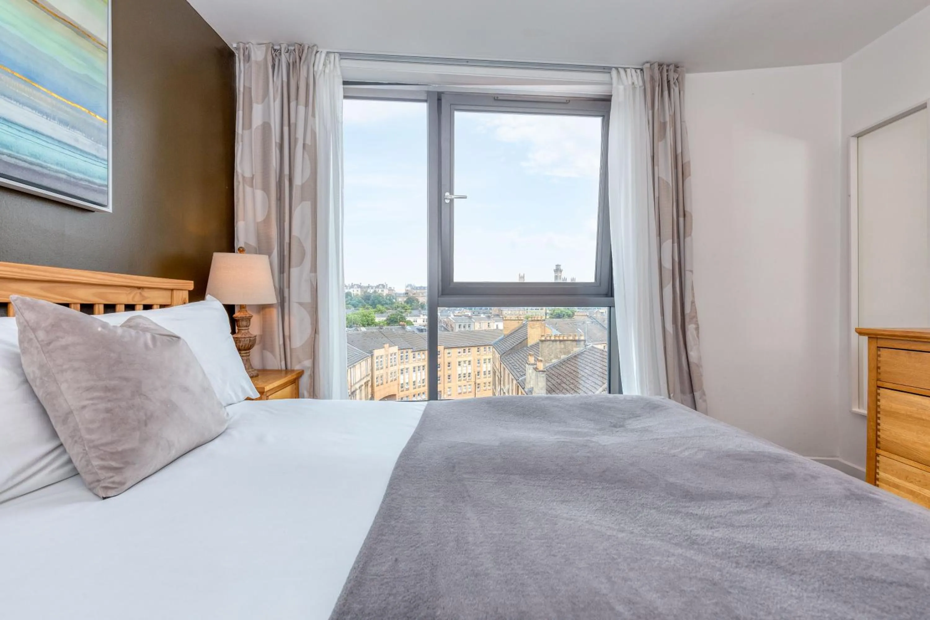 Bed in SECC Hydro Executive 7 Apartment