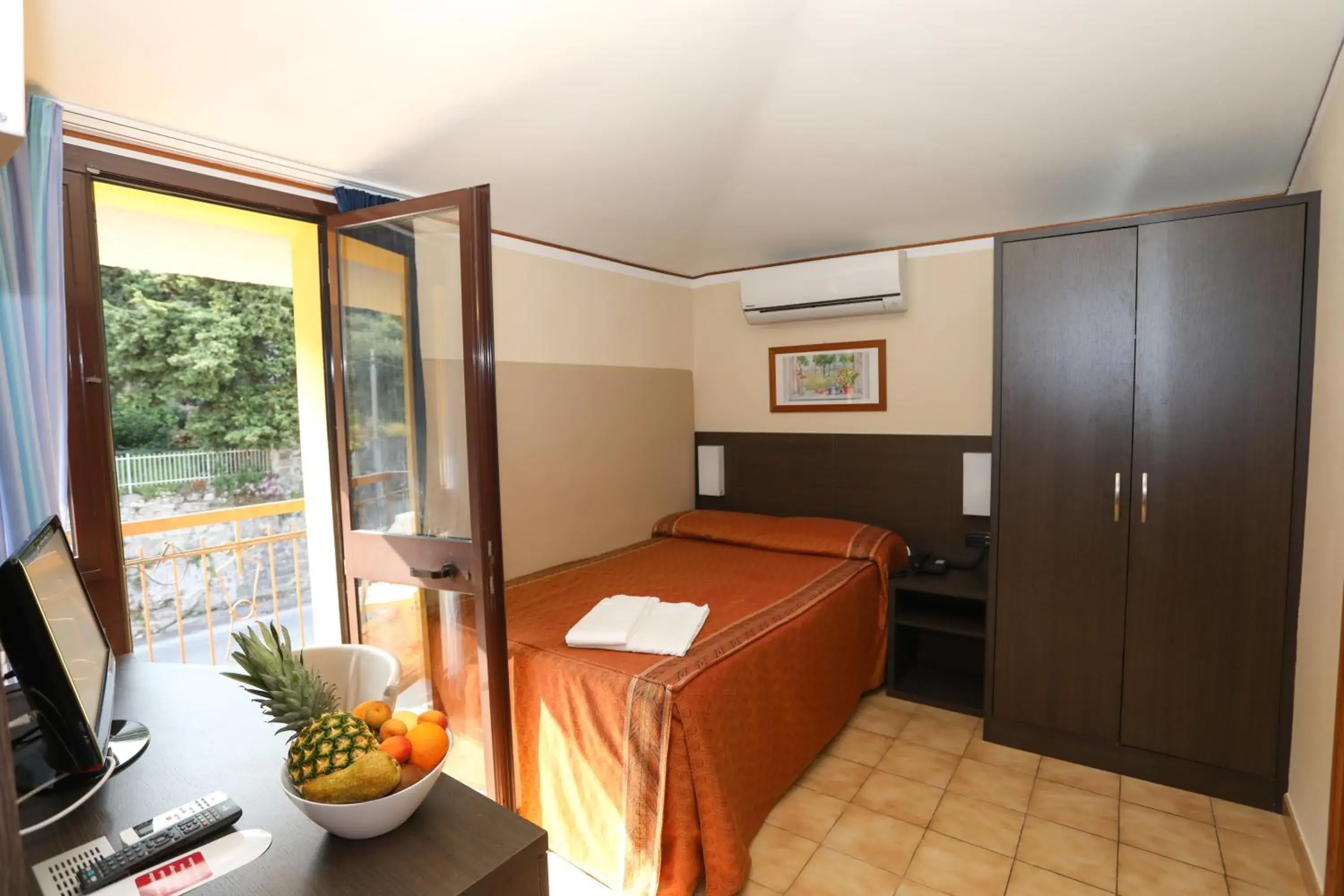 Deluxe Single Room with Mountain View - single occupancy in Taki Village Deluxe Single Room with Mountain View - single occupancy in Taki Village