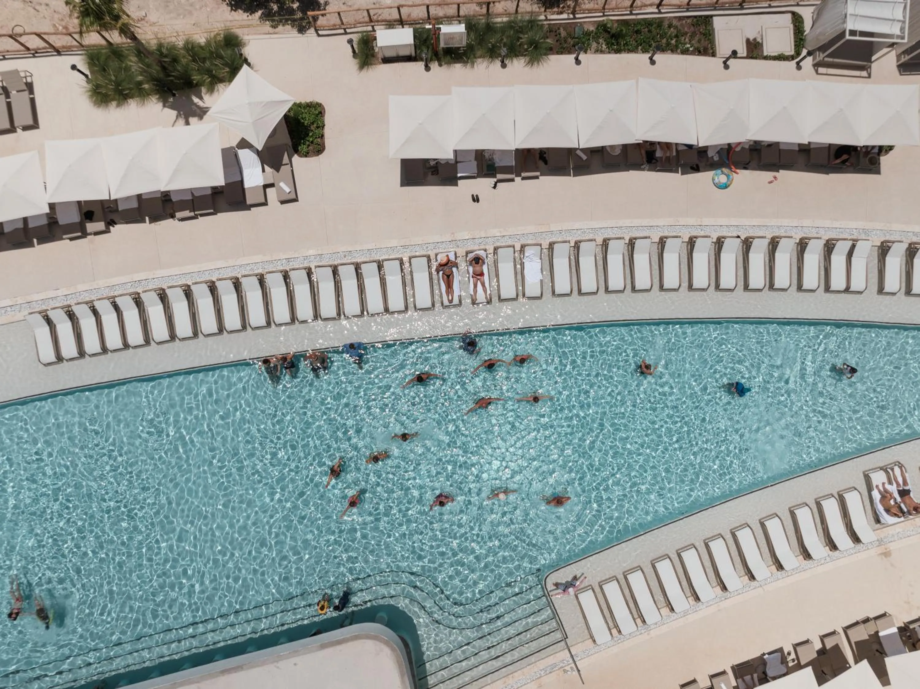 Swimming pool in AVA Resort Cancun - All Inclusive