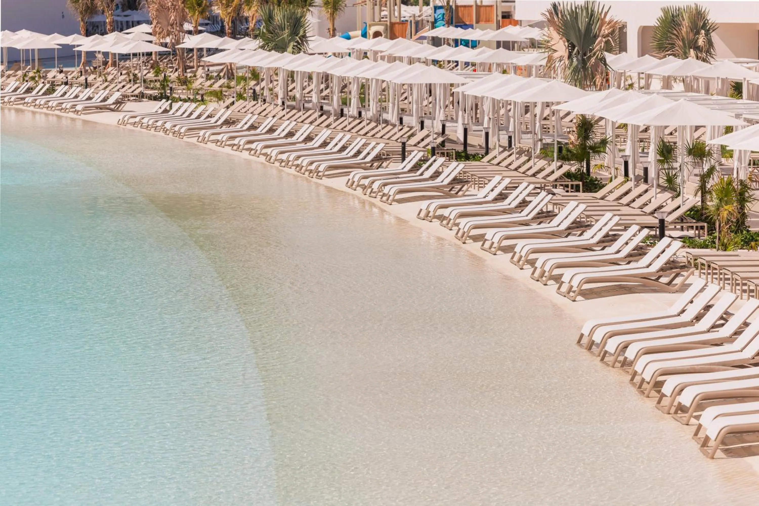 Swimming pool in AVA Resort Cancun - All Inclusive