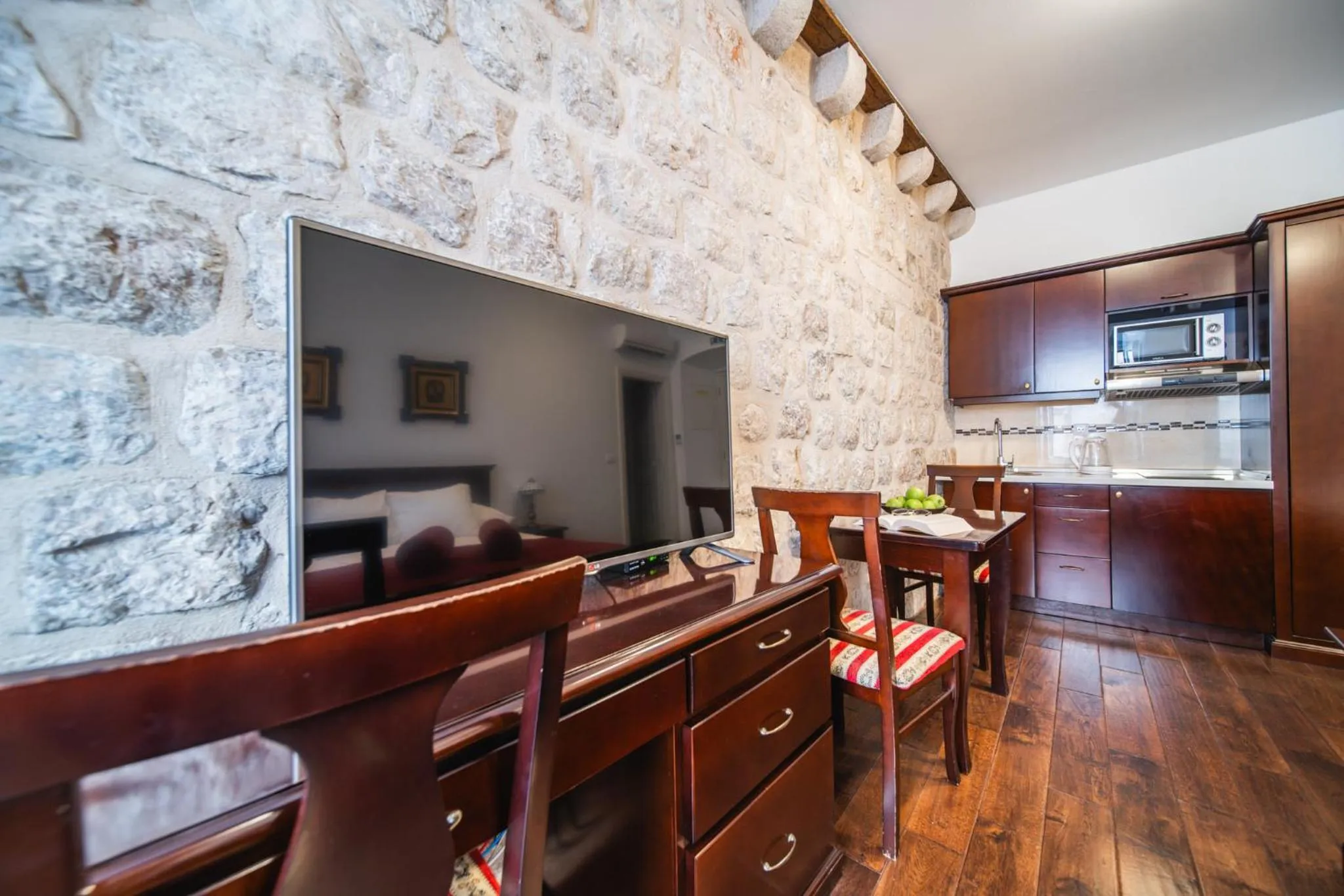 Kitchen or kitchenette in SUNce Palace Apartments with free offsite parking