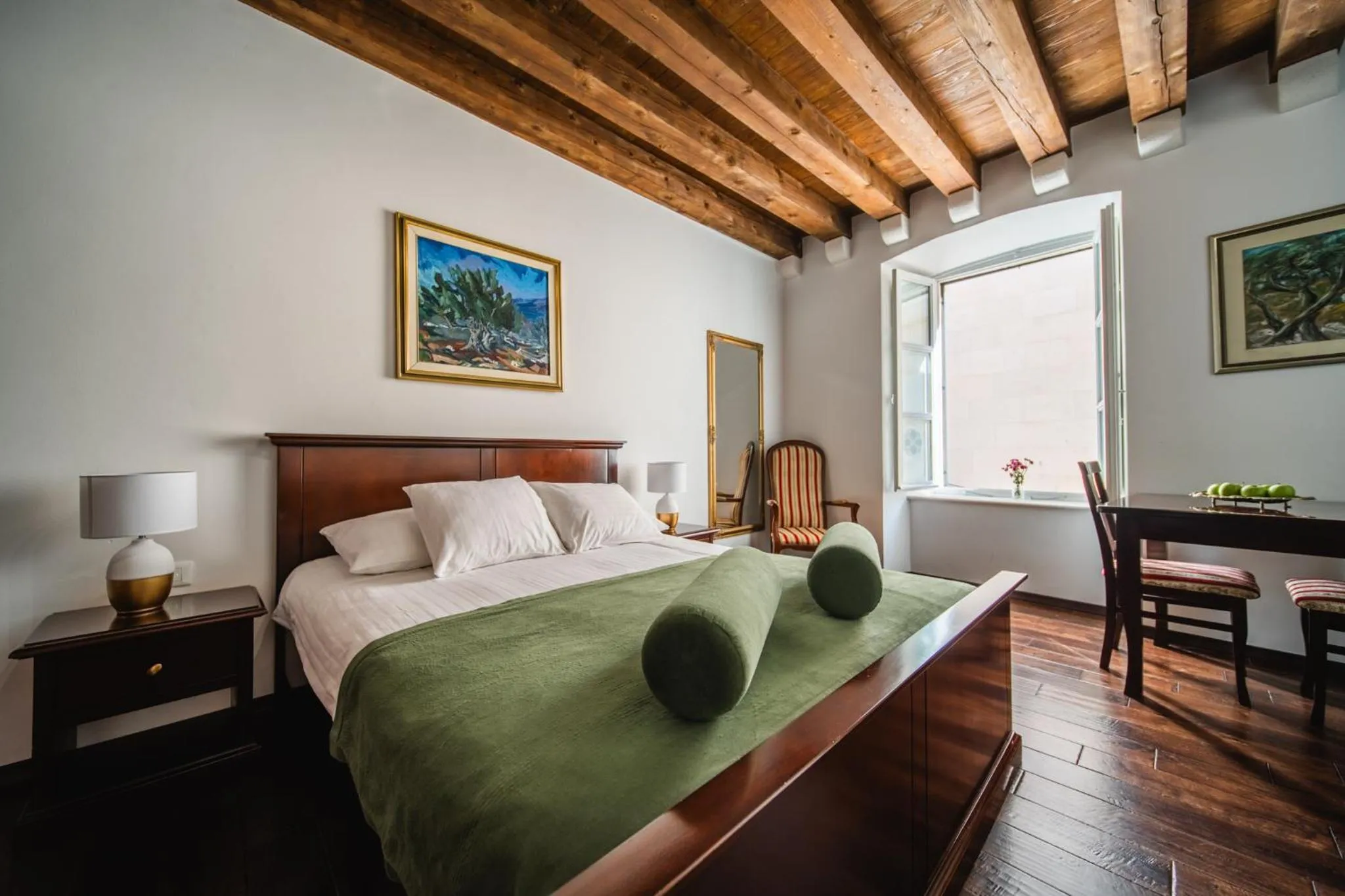 Bed in SUNce Palace Apartments with free offsite parking