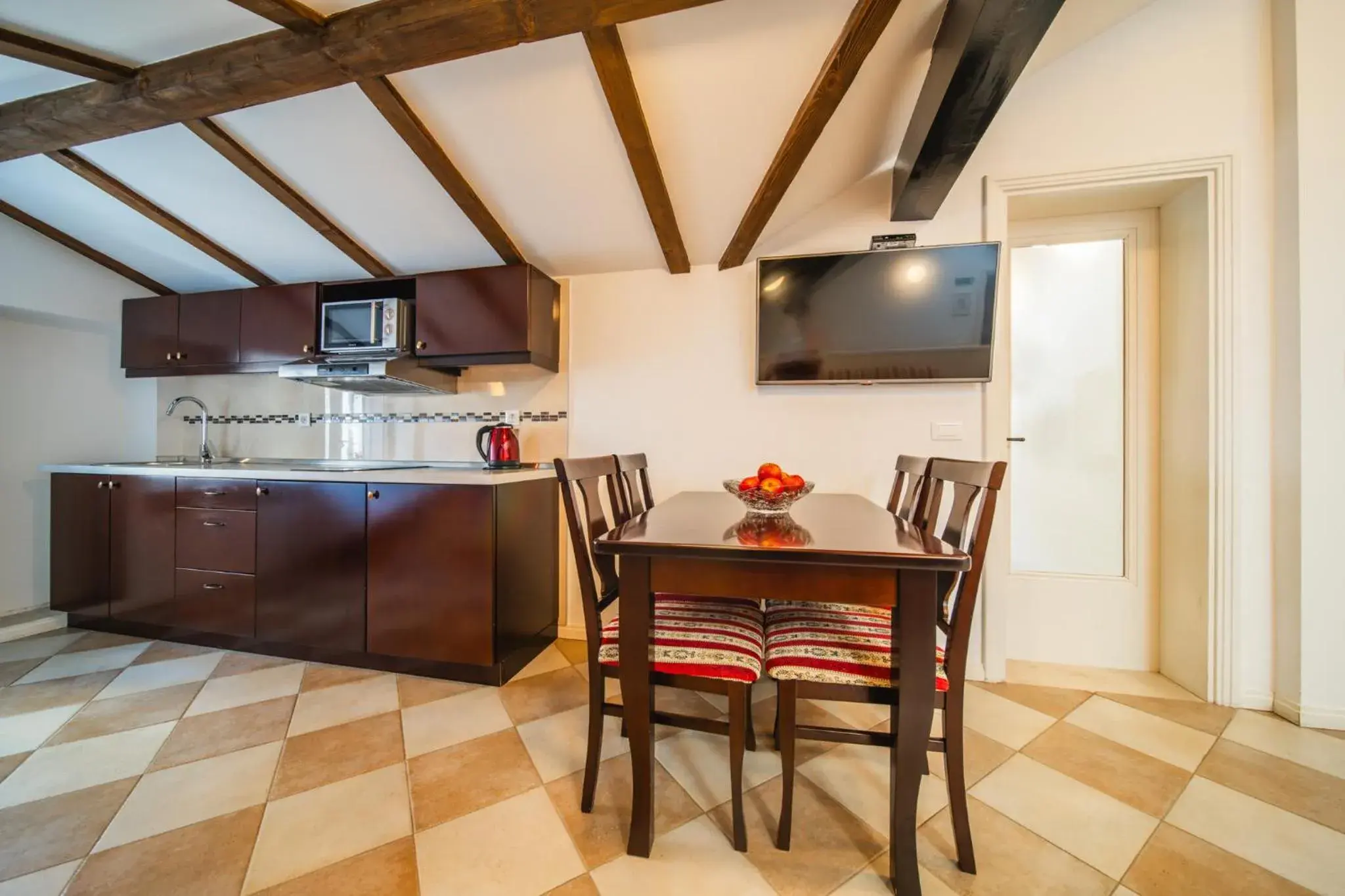 One-Bedroom Apartment in SUNce Palace Apartments with free offsite parking One-Bedroom Apartment in SUNce Palace Apartments with free offsite parking