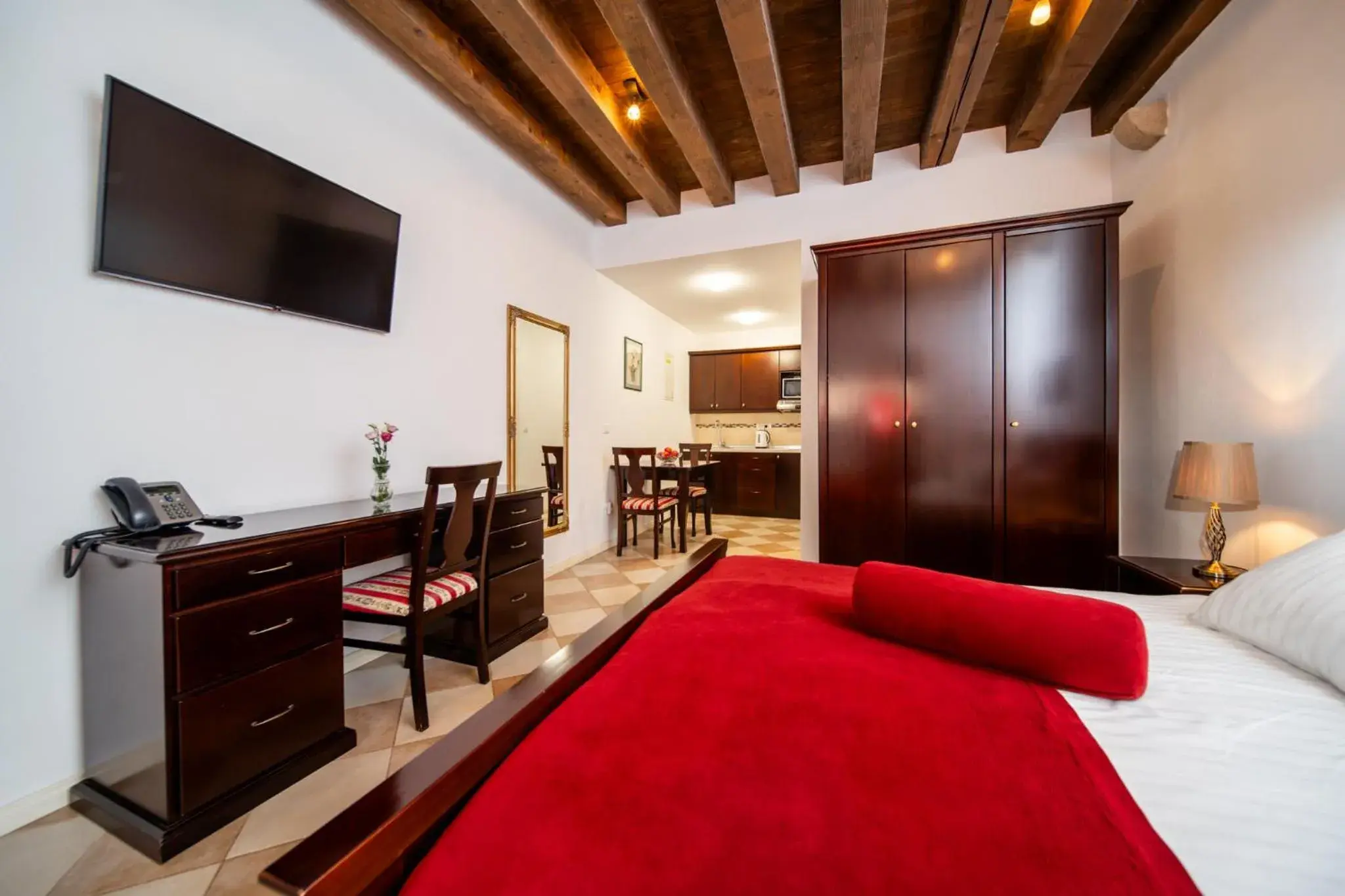 SUNce Palace Apartments with free offsite parking SUNce Palace Apartments with free offsite parking