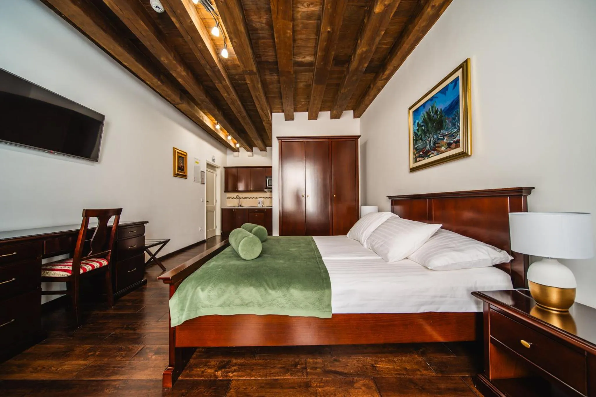 Bed in SUNce Palace Apartments with free offsite parking