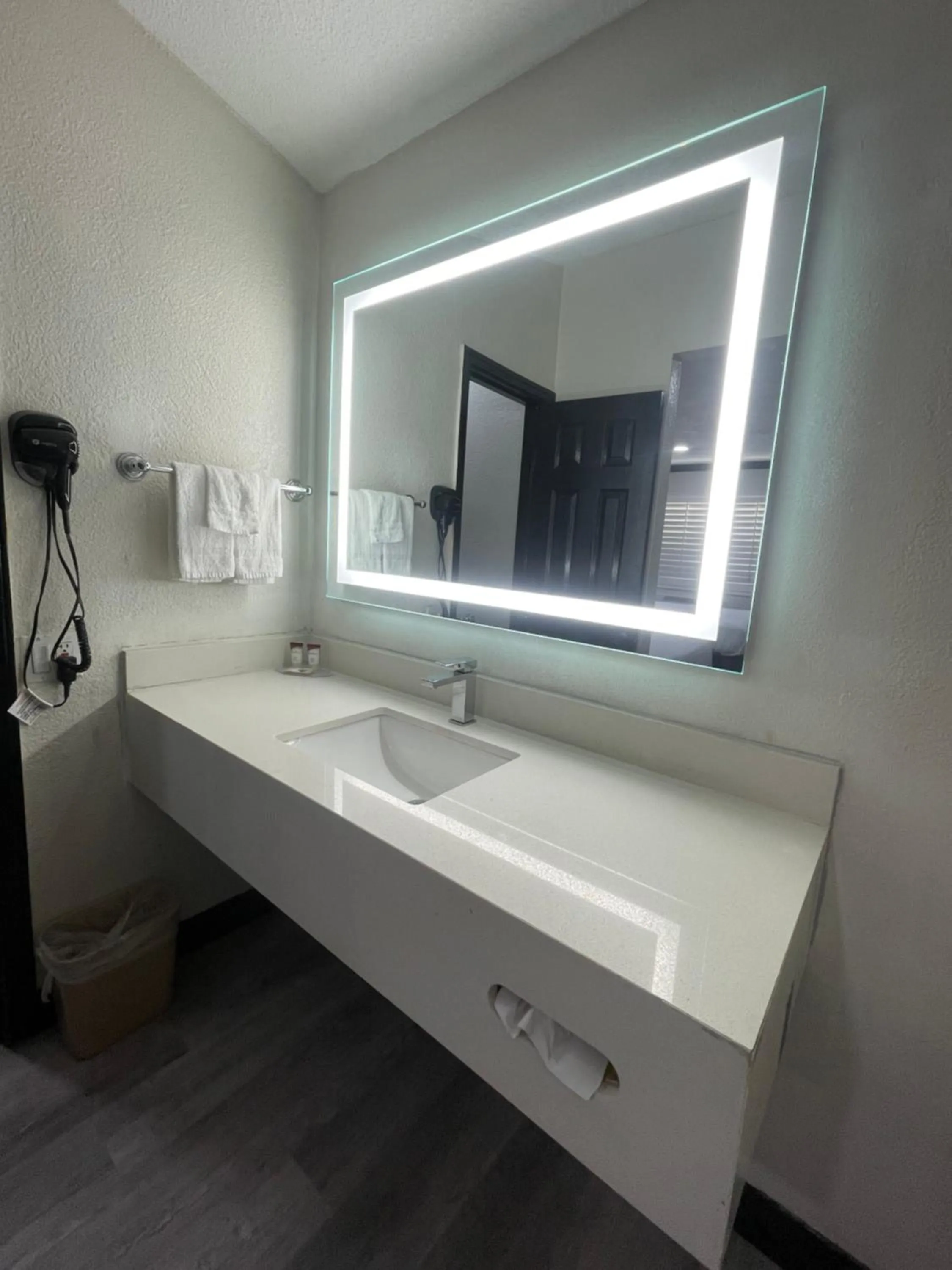 Bathroom in Escondido Lodge