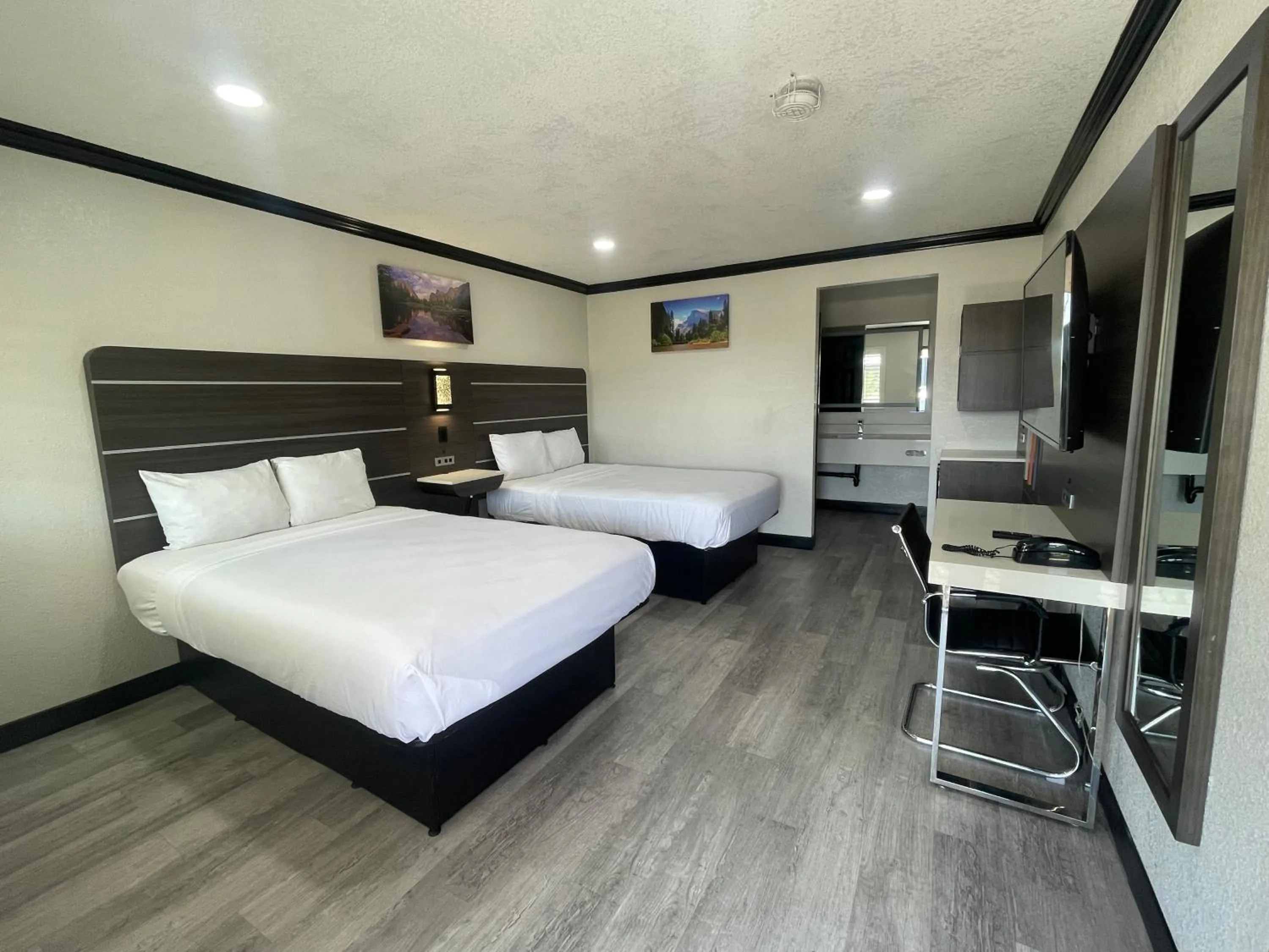 Bed in Escondido Lodge