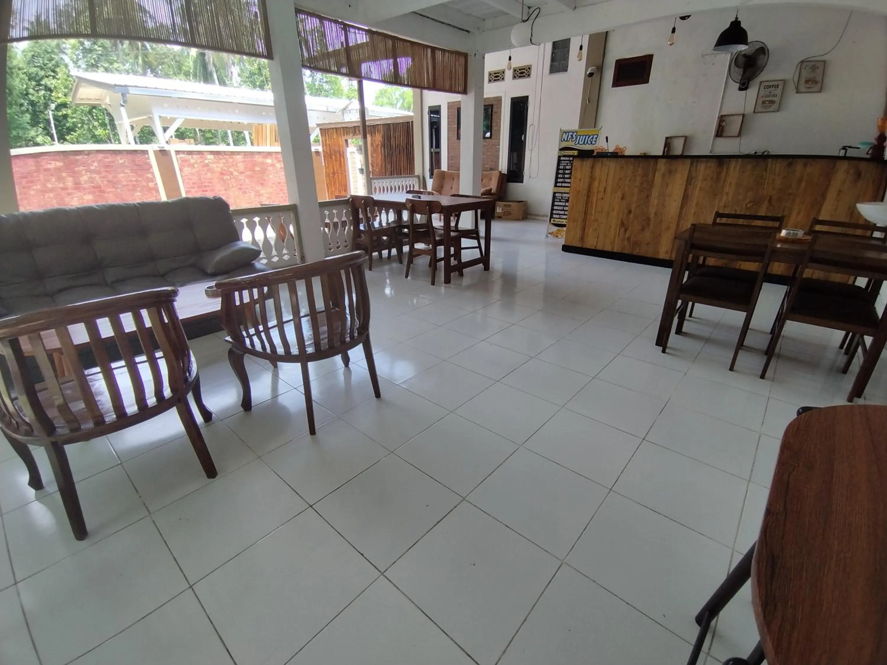 Restaurant/places to eat in Krui penginapan jokowi