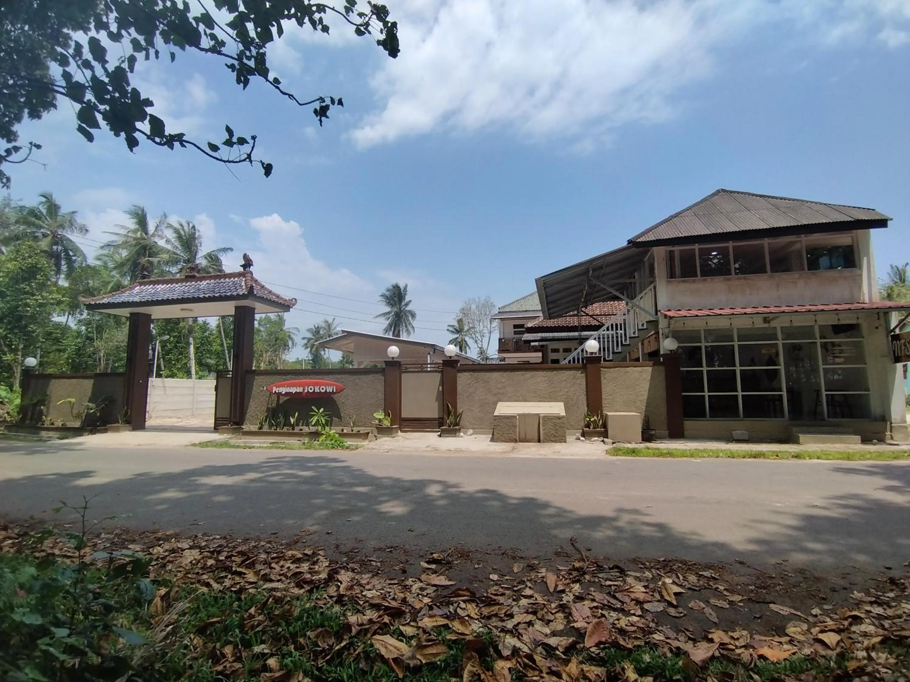 Property building in Krui penginapan jokowi