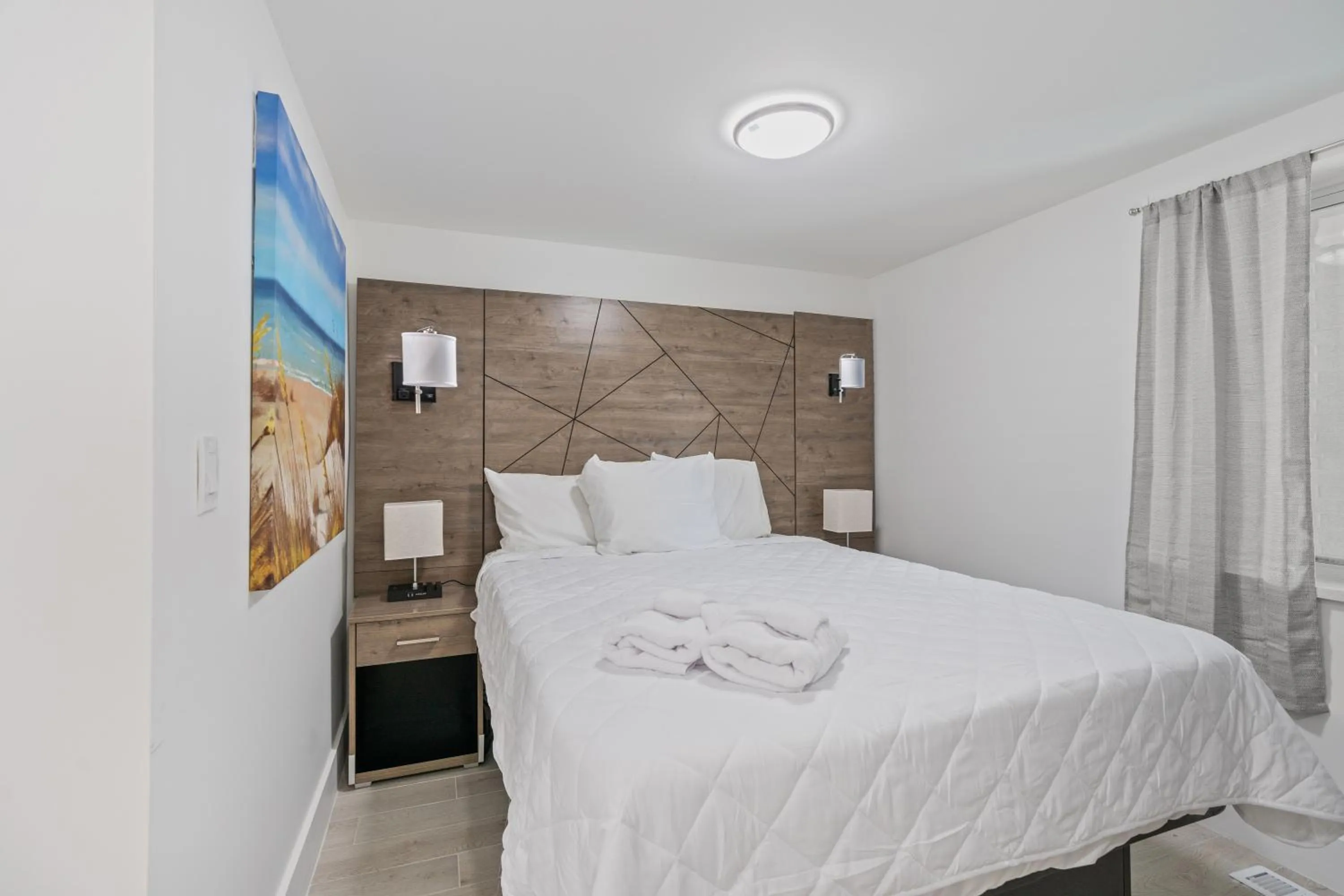 Bedroom, Bed in Fin's Inn