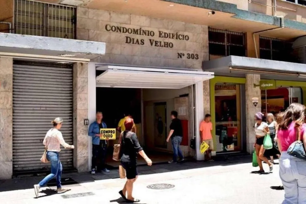 One-Bedroom Apartment in Calçadão Felipe S. (tudo a pé)