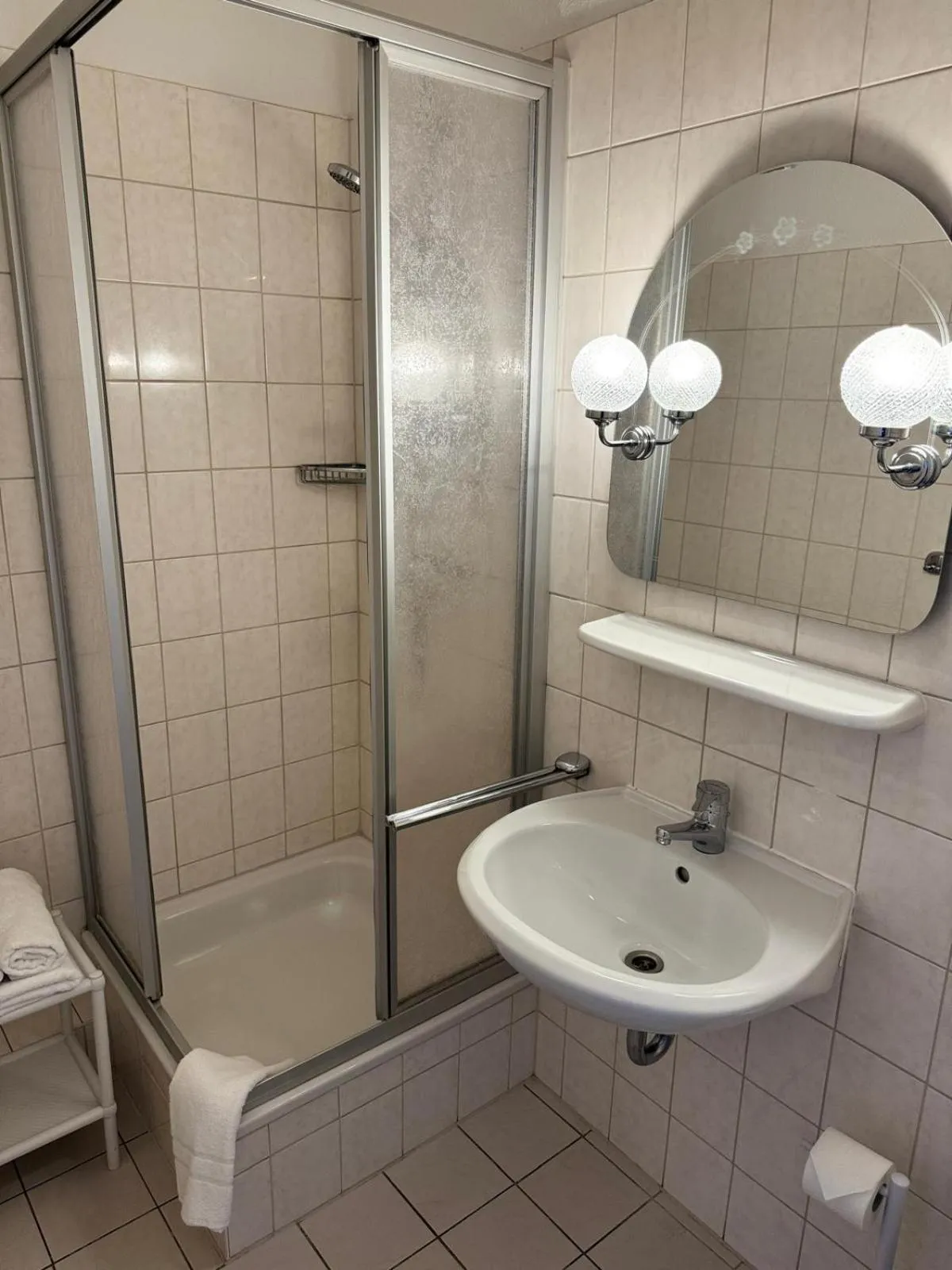 Shower in Hotel zur Eiche