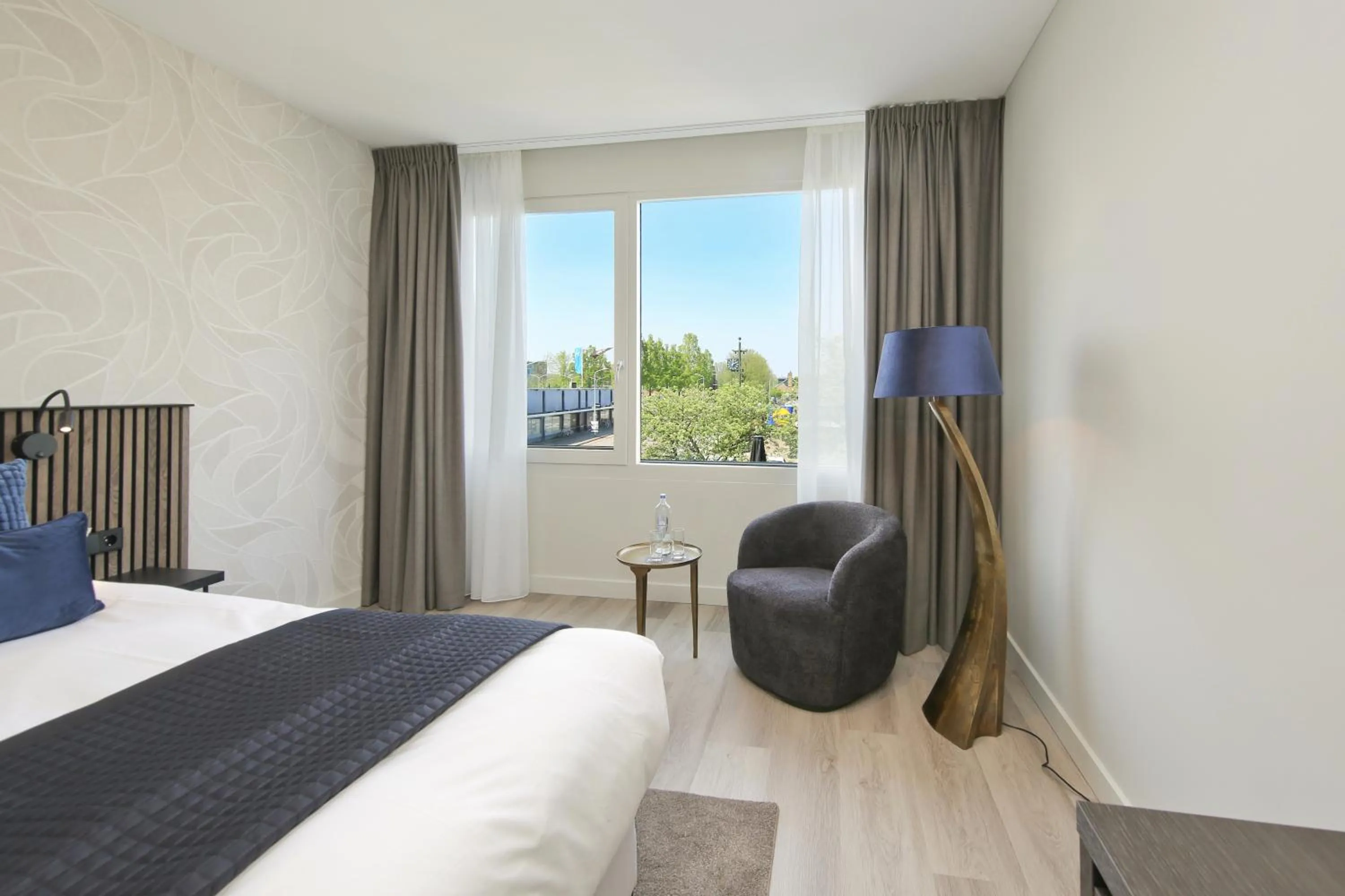 View (from property/room), Bed in Boutique Hotel Hans - Amsterdam Schiphol Airport