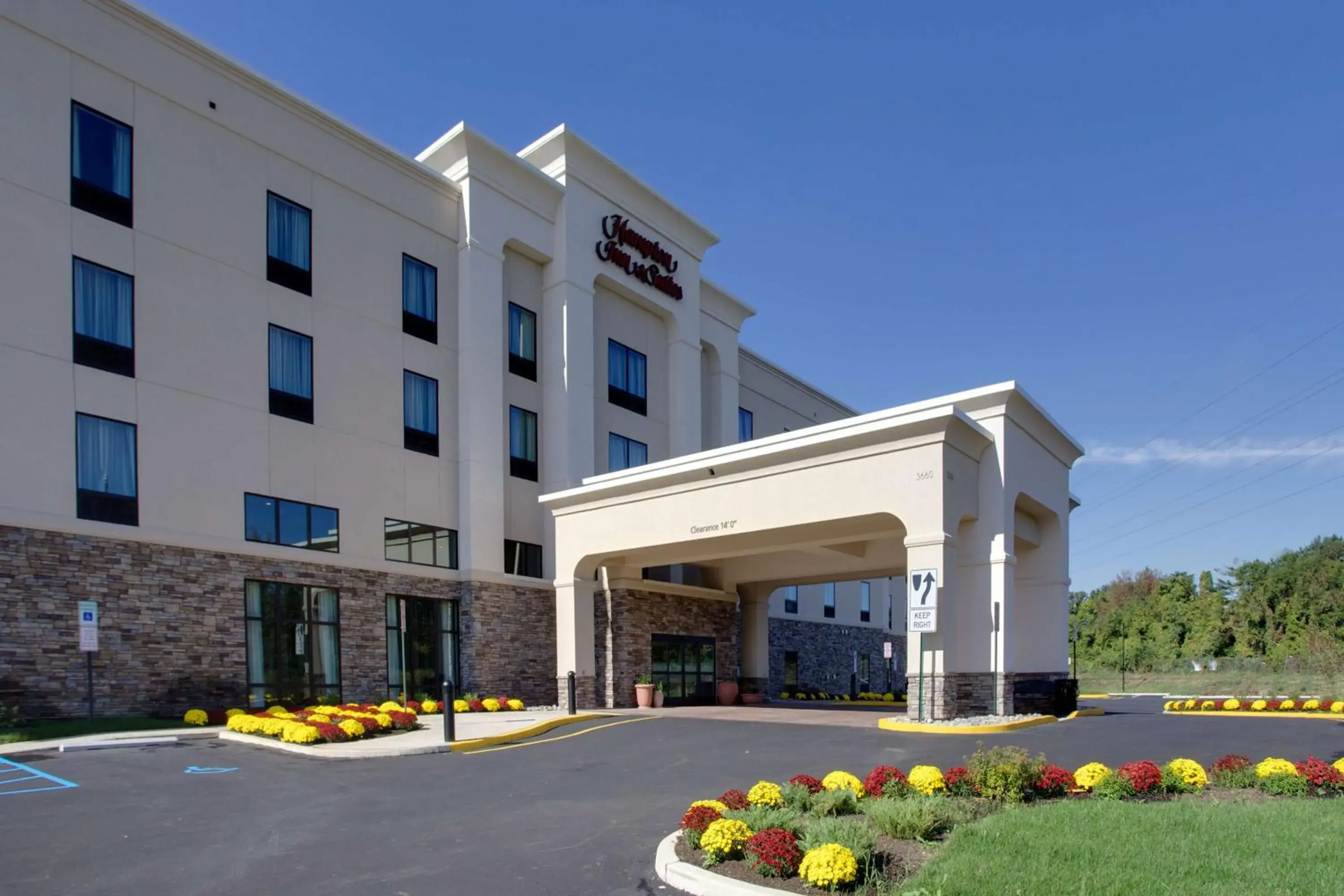 Property building in Hampton Inn & Suites Philadelphia/Bensalem Property building in Hampton Inn & Suites Philadelphia/Bensalem
