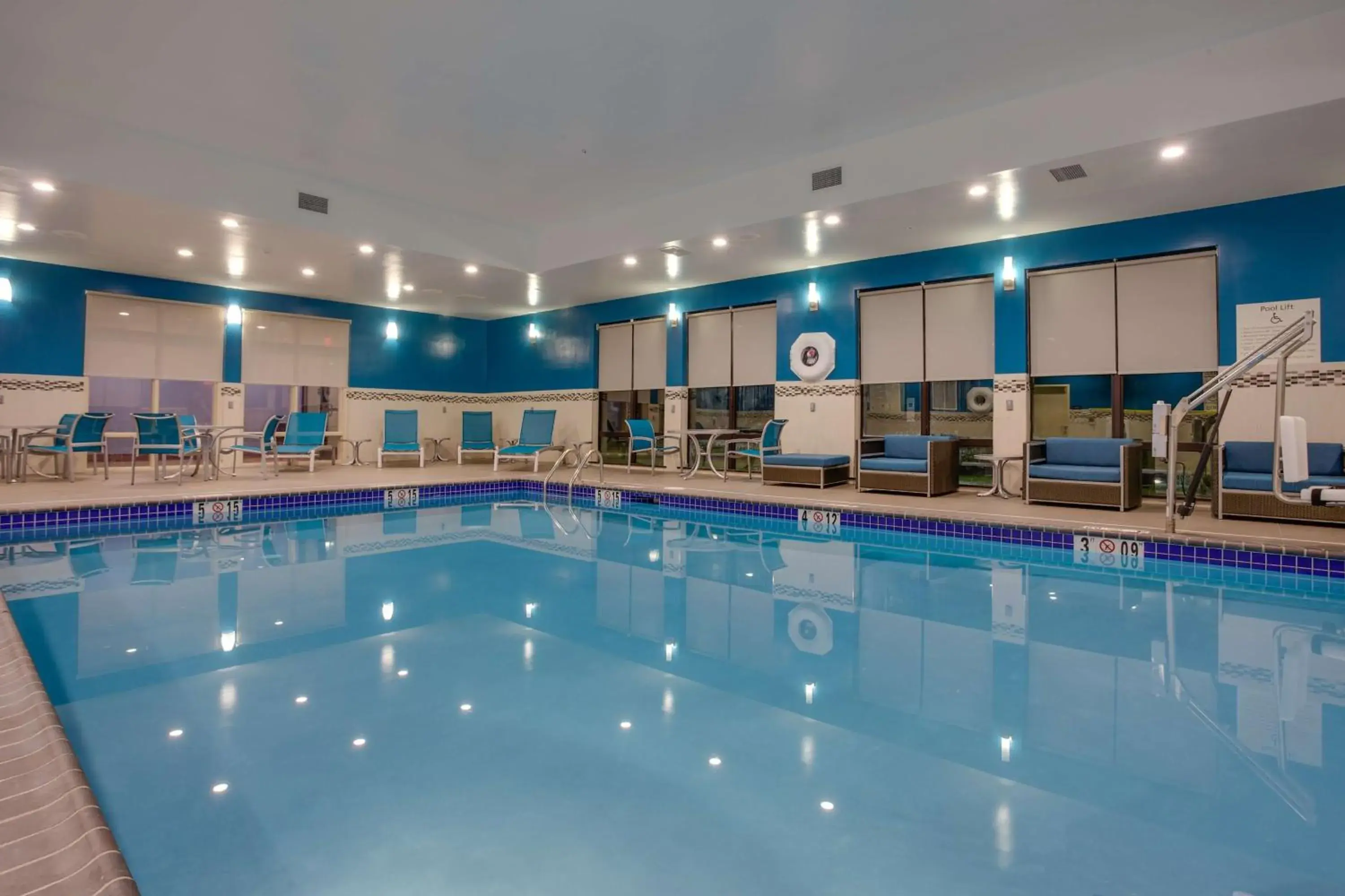 Pool view in Hampton Inn & Suites Philadelphia/Bensalem Pool view in Hampton Inn & Suites Philadelphia/Bensalem