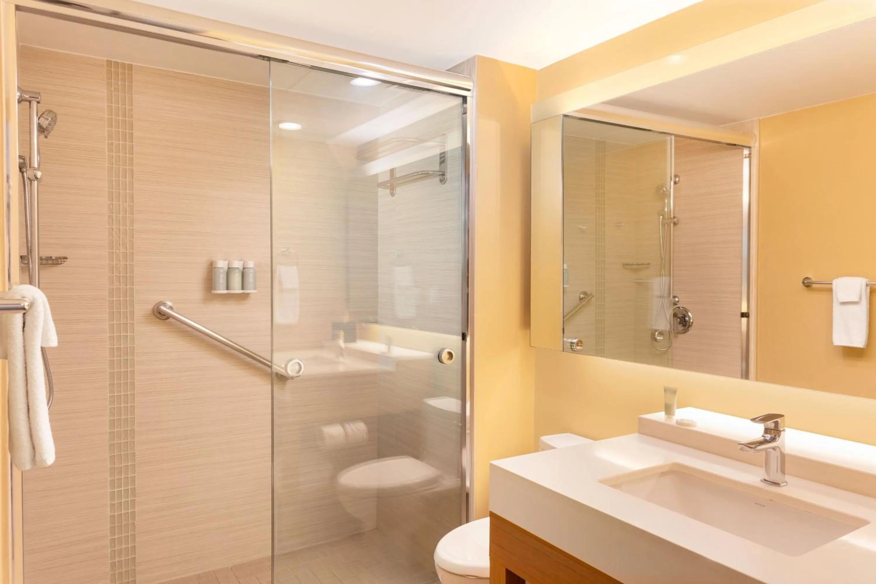 Bathroom in Hyatt Place Ciudad del Carmen