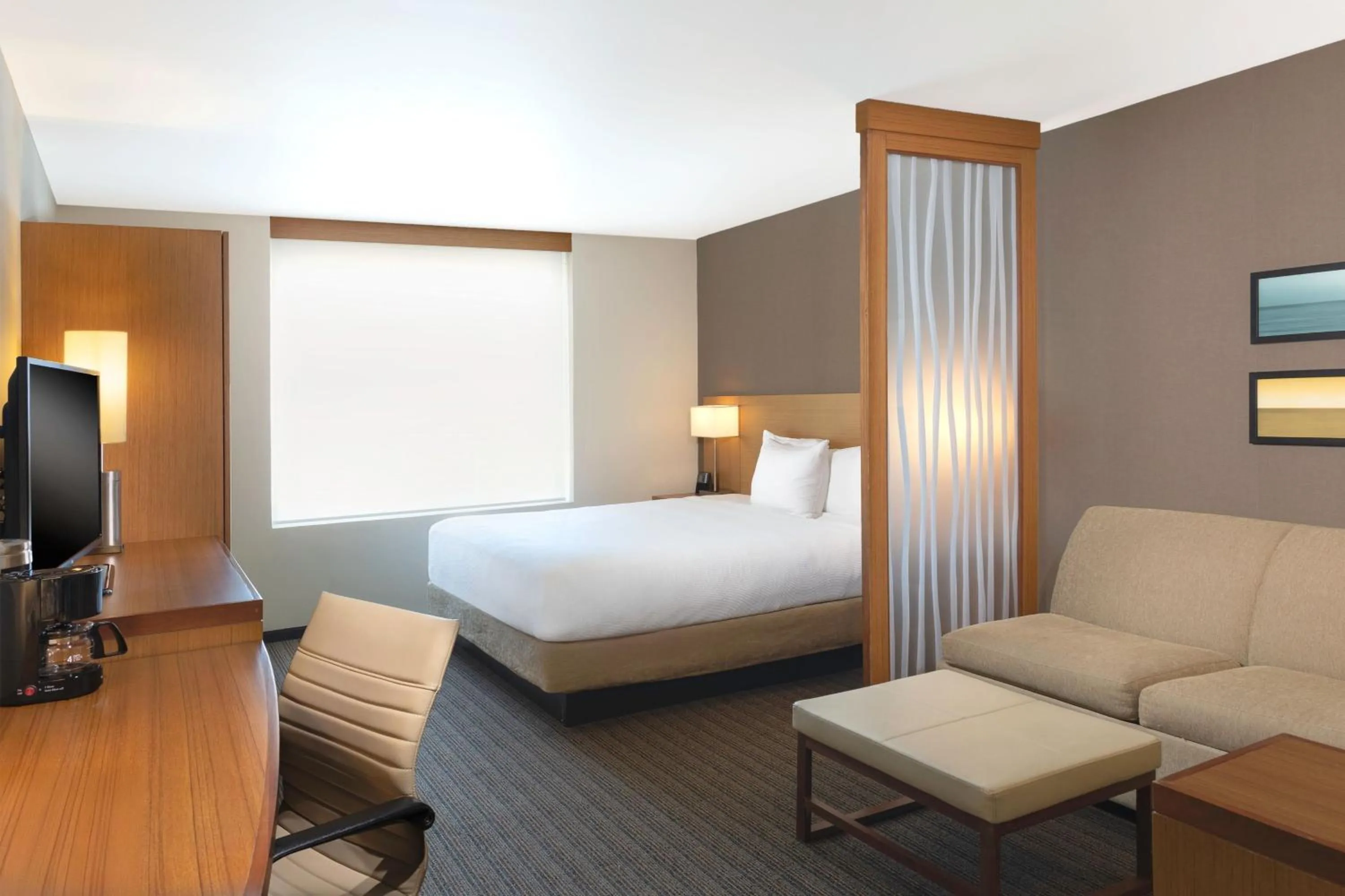 Photo of the whole room, Bed in Hyatt Place Ciudad del Carmen