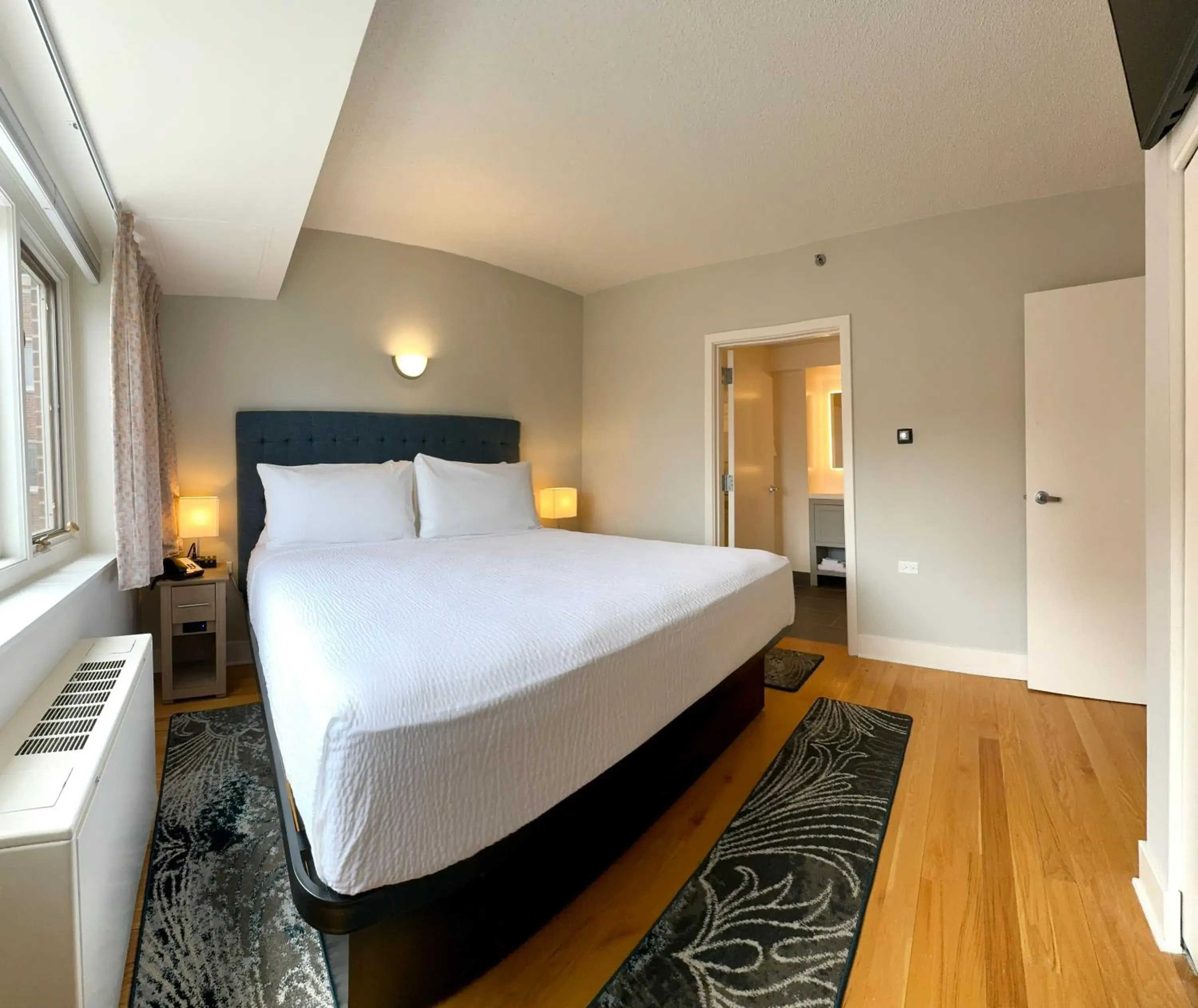 Two-Bedroom Three Bed Suite in The GEM Museum Suites Two-Bedroom Three Bed Suite in The GEM Museum Suites