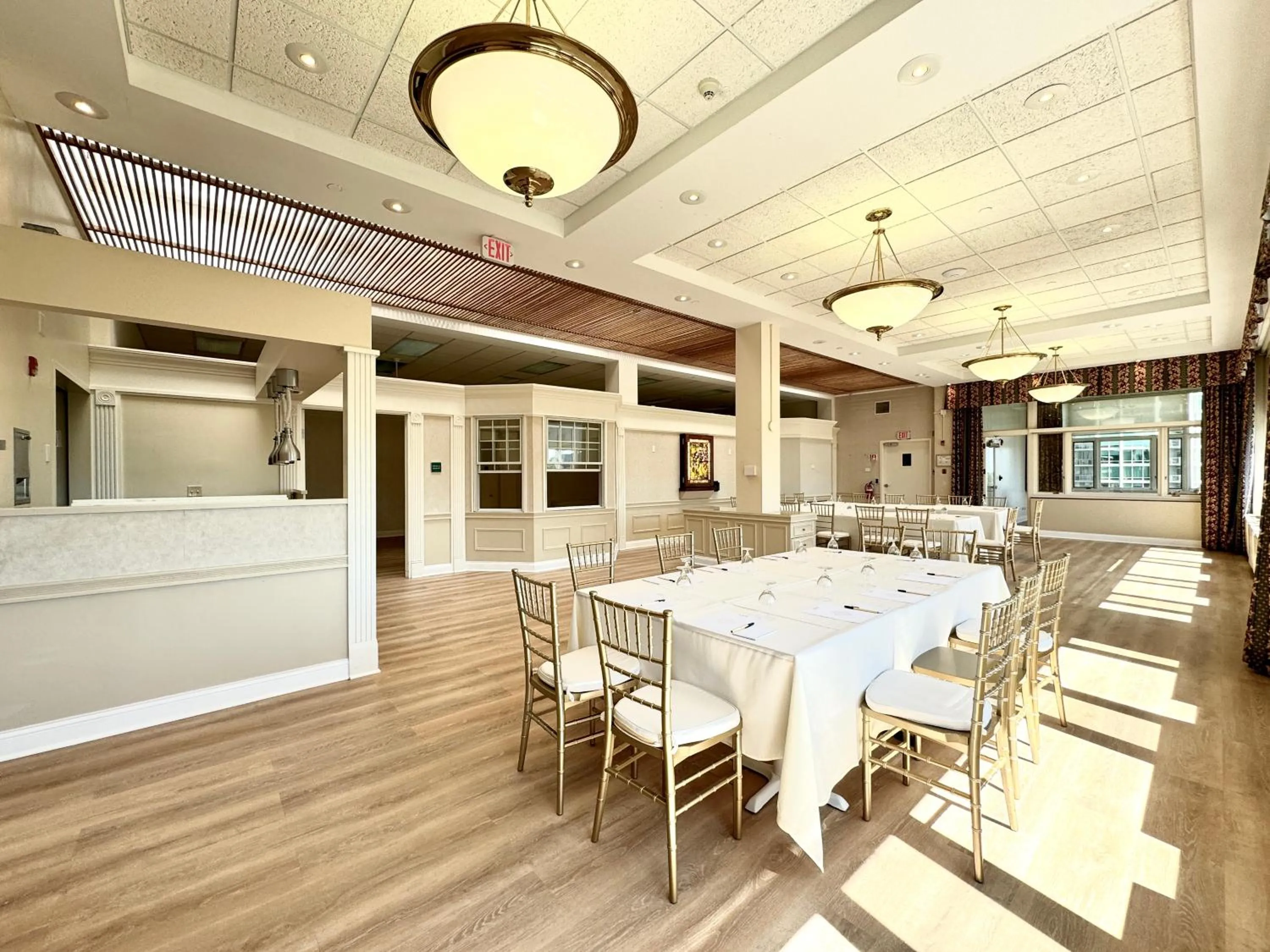 Meeting/conference room in The GEM Museum Suites