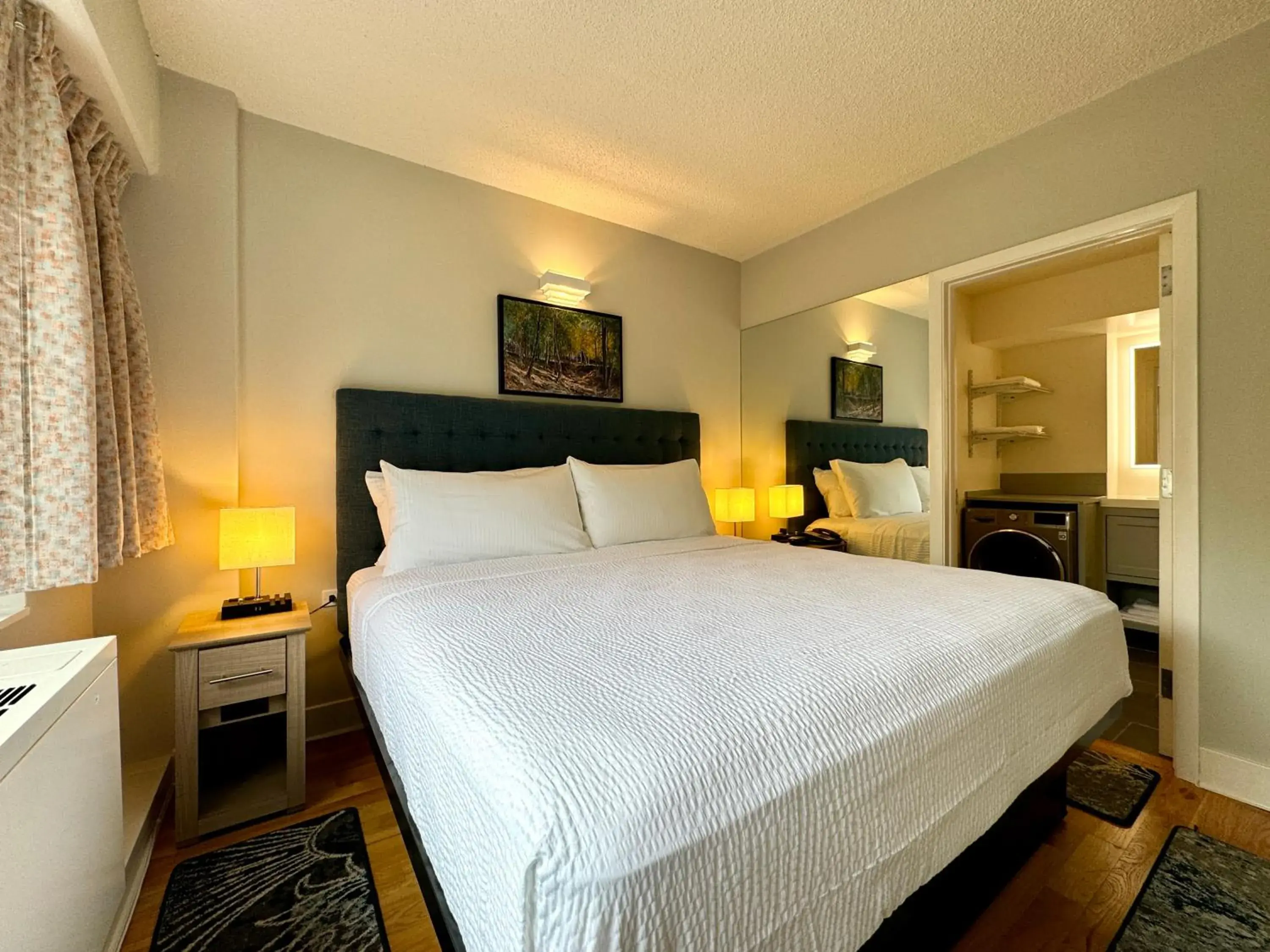 One-Bedroom Deluxe City View Suite in The GEM Museum Suites One-Bedroom Deluxe City View Suite in The GEM Museum Suites