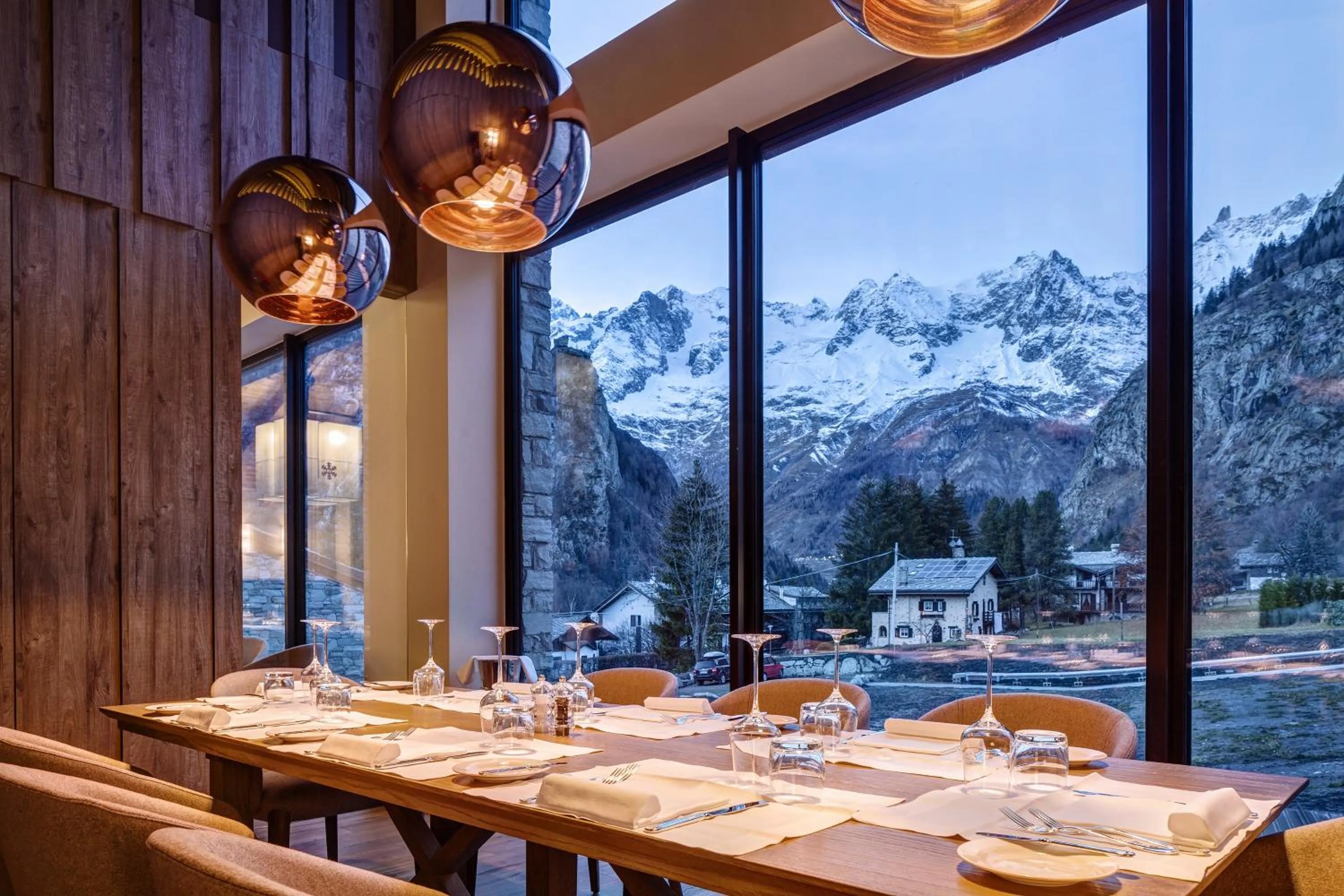 Restaurant/places to eat in Grand Hotel Courmayeur Mont Blanc, by R Collection Hotels