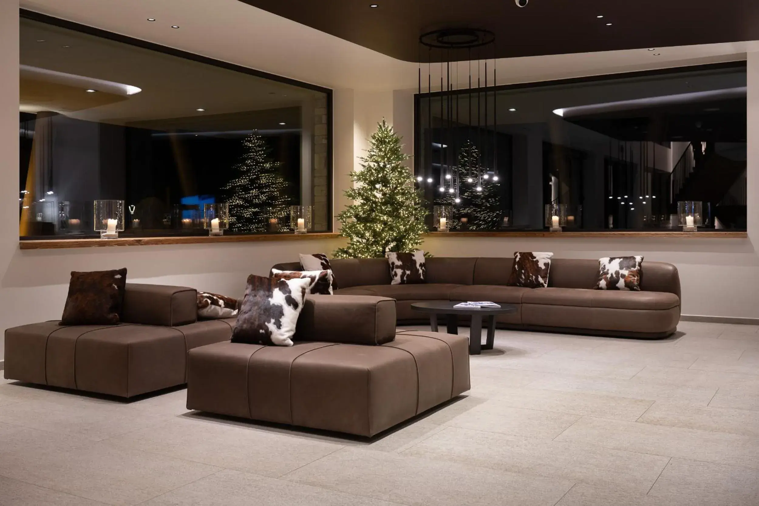 Living room in Grand Hotel Courmayeur Mont Blanc, by R Collection Hotels Living room in Grand Hotel Courmayeur Mont Blanc, by R Collection Hotels