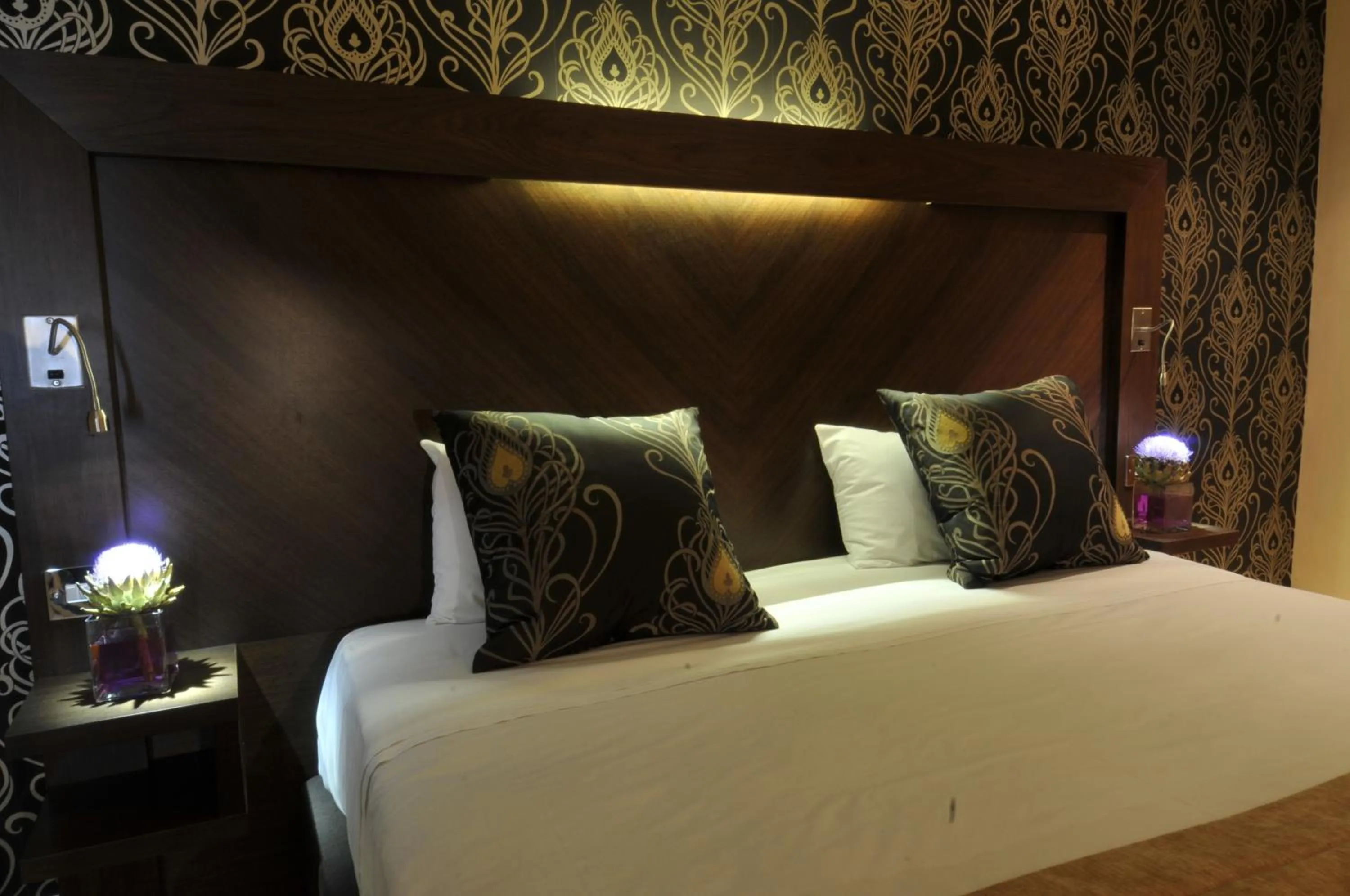 Decorative detail, Bed in The Golf Hotel Woodhall Spa