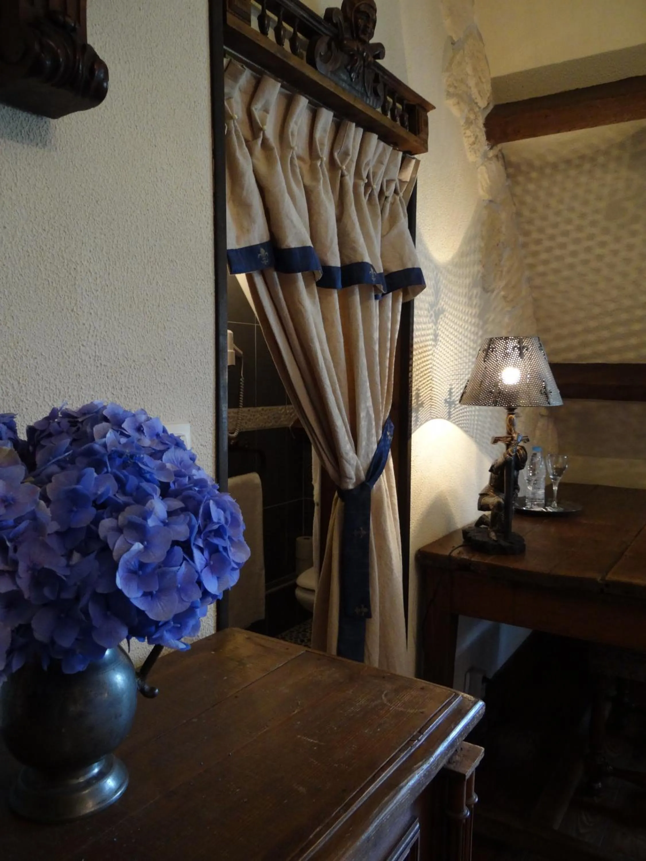 Decorative detail in Chambres d'Hôtes Le Grismoustier