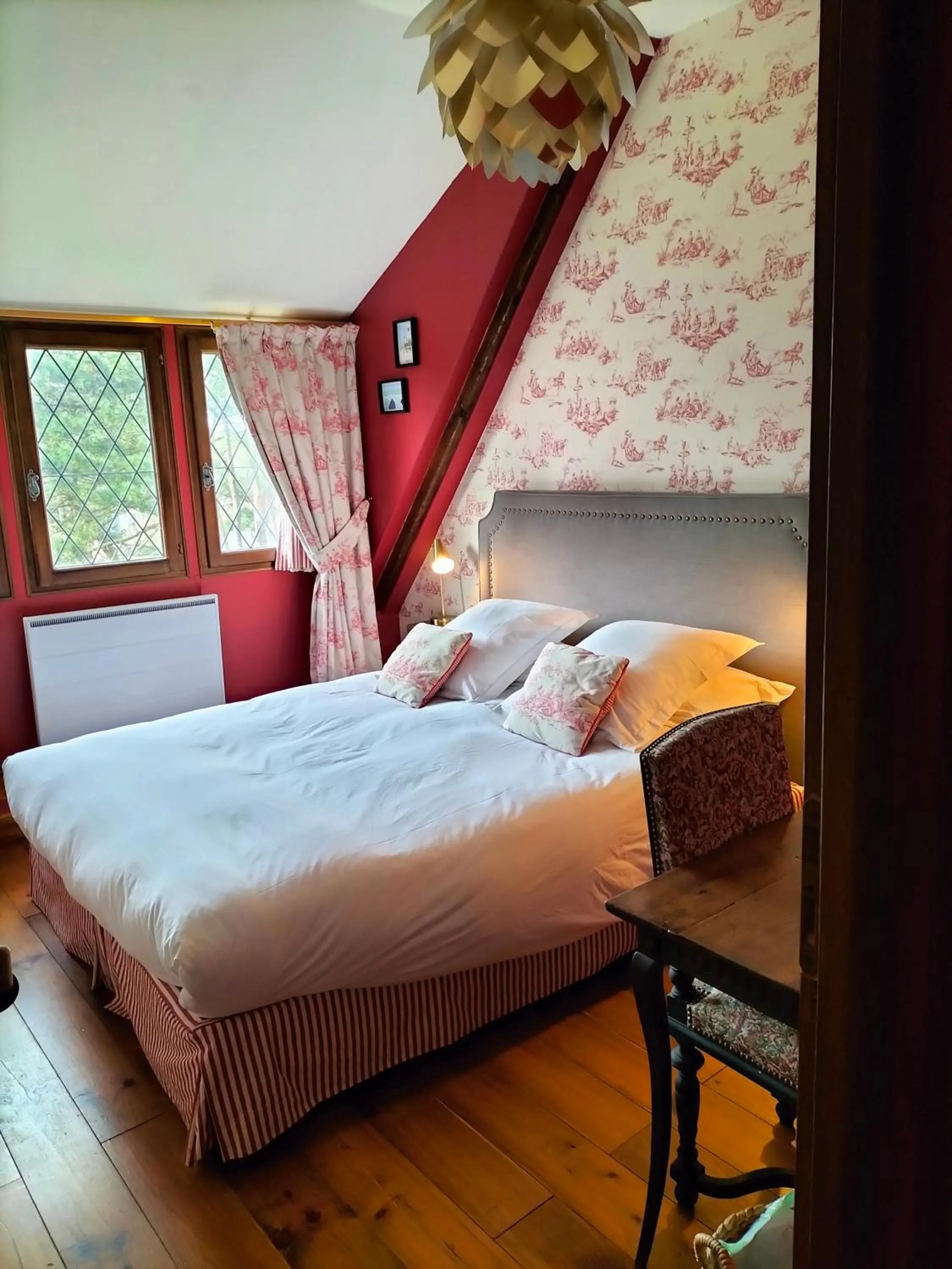 Photo of the whole room, Bed in Chambres d'Hôtes Le Grismoustier