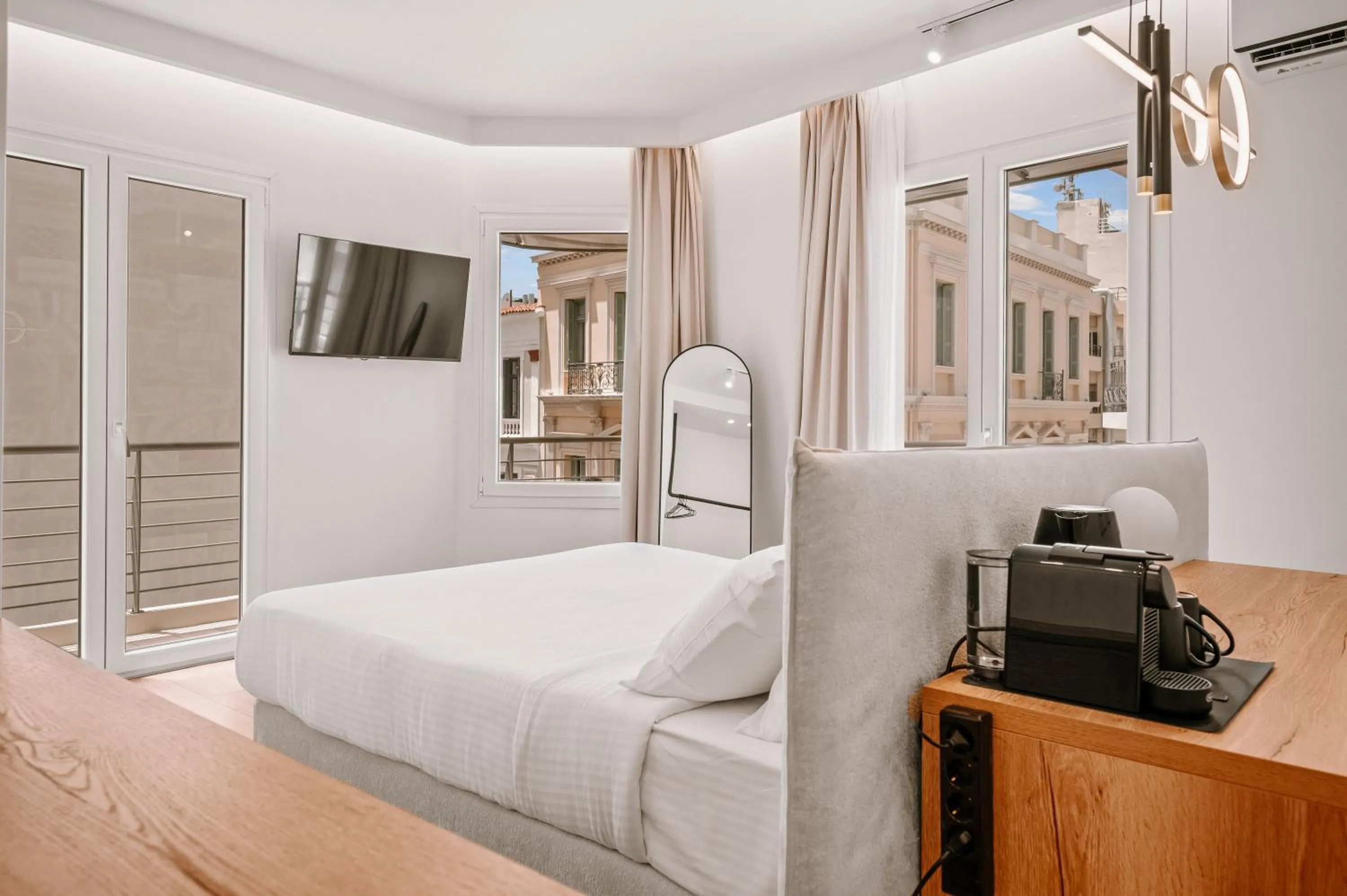 Bed in Plānis Str Urban Suites by Semavί