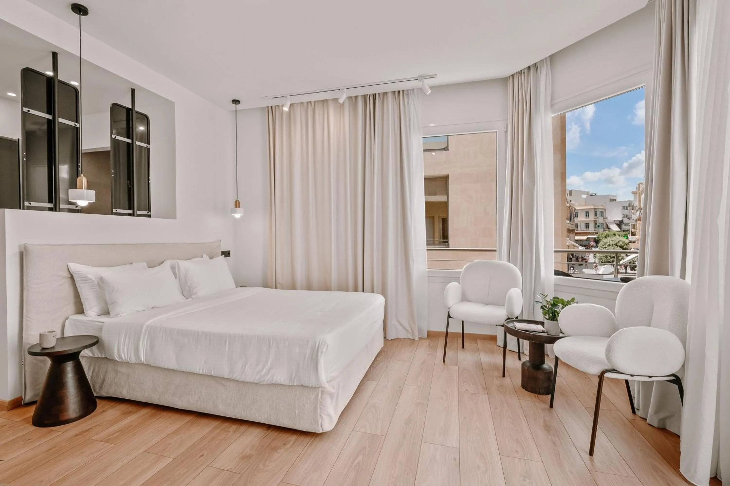 Balcony/Terrace, Bed in Plānis Str Urban Suites by Semavί