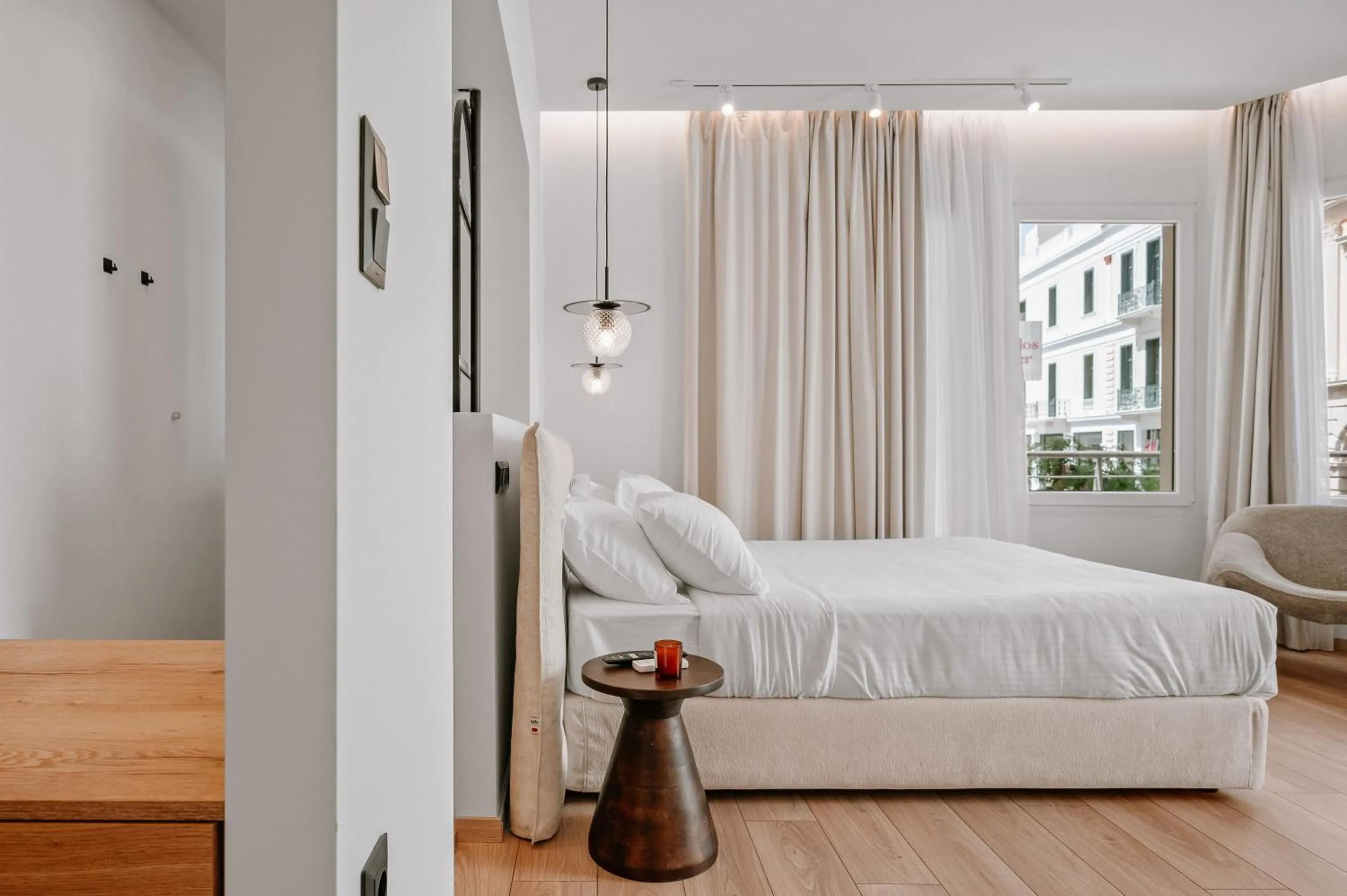 Bed in Plānis Str Urban Suites by Semavί